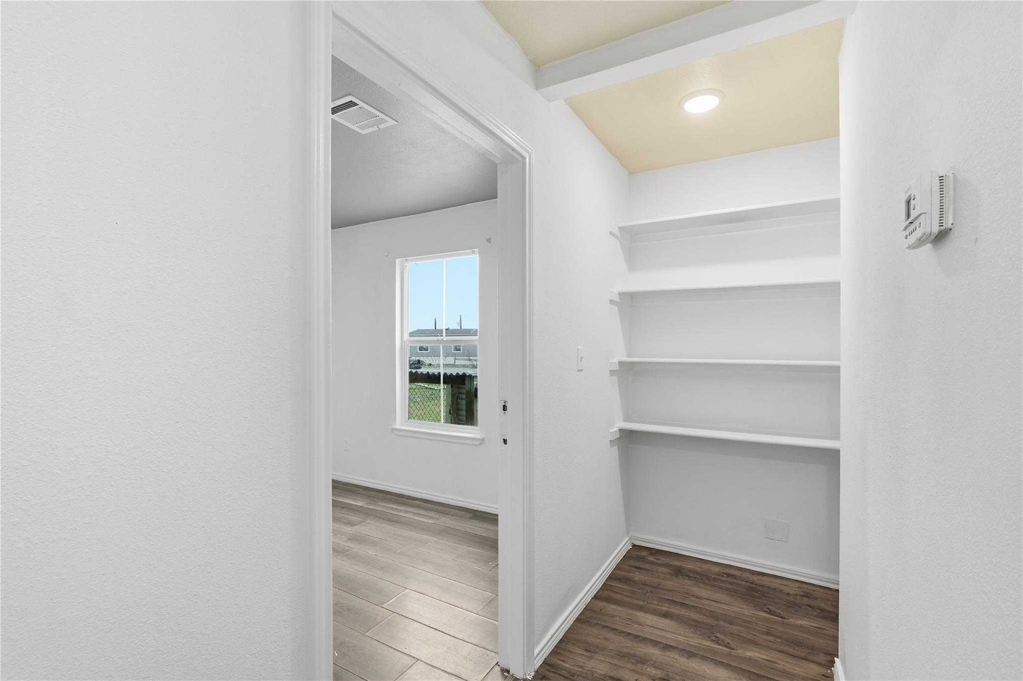 130 Gato Rd, Cedar Creek, TX 78612