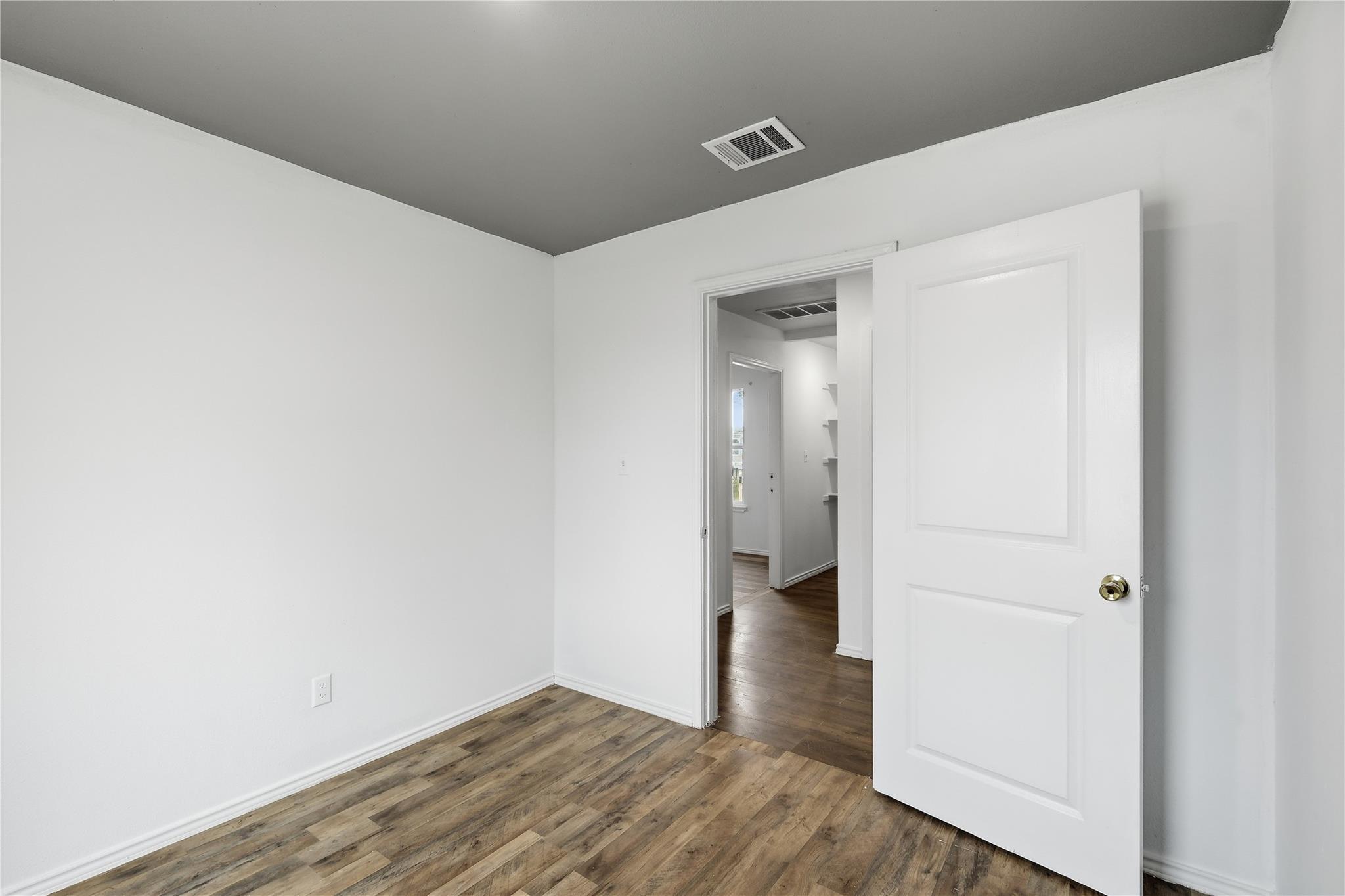 130 Gato Rd, Cedar Creek, TX 78612