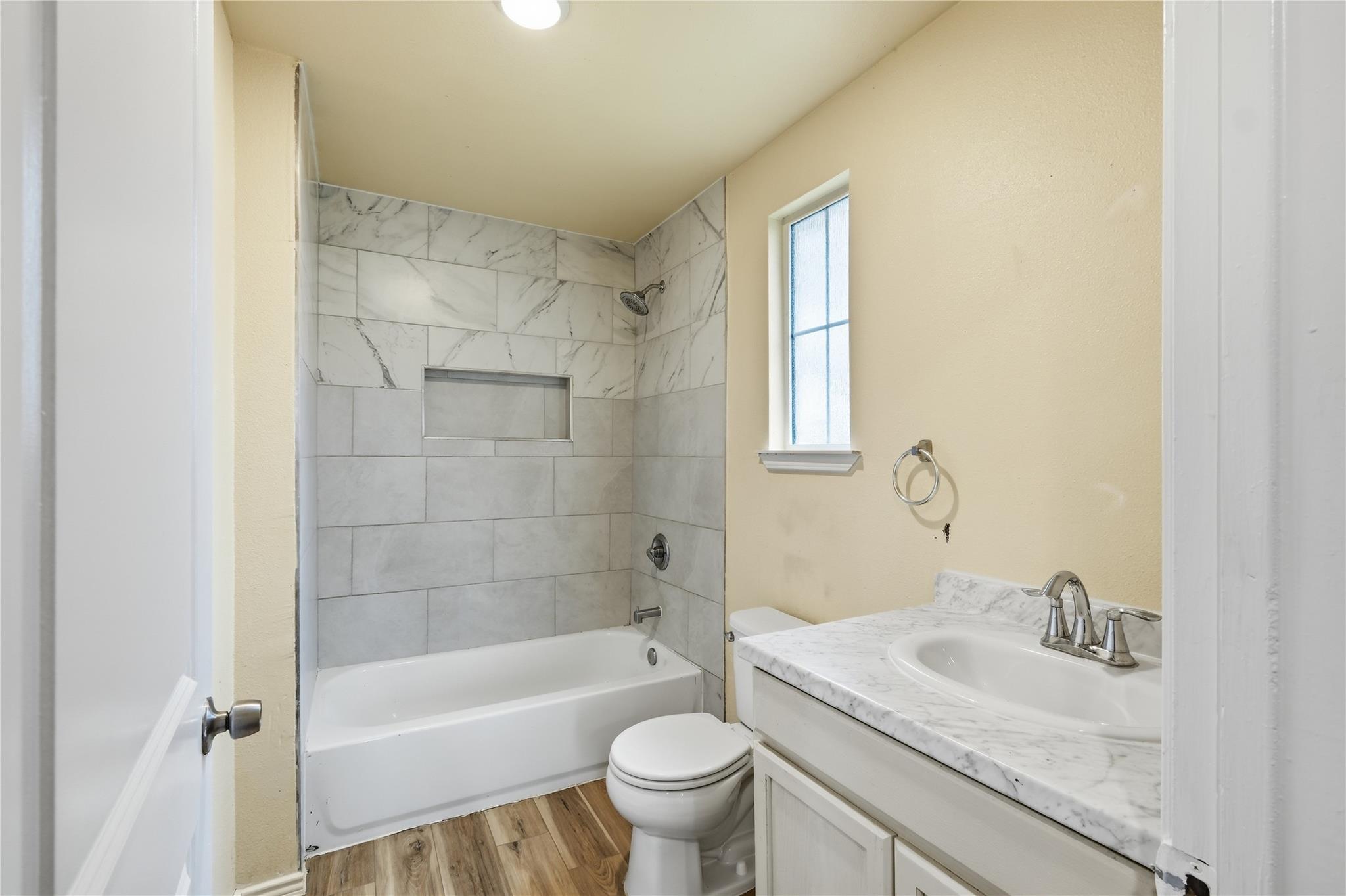 130 Gato Rd, Cedar Creek, TX 78612