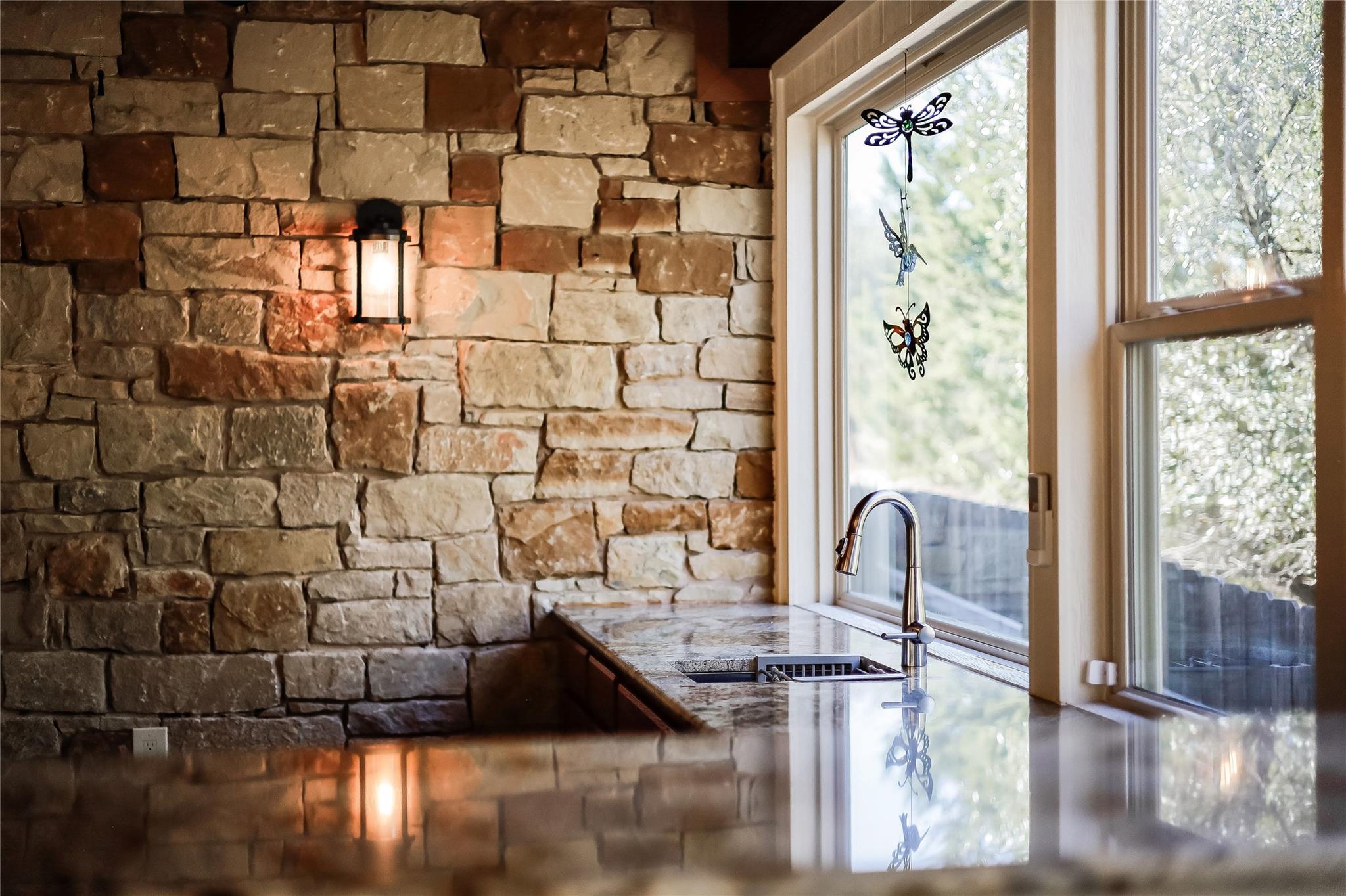 2009 American Dr, Lago Vista, TX 78645