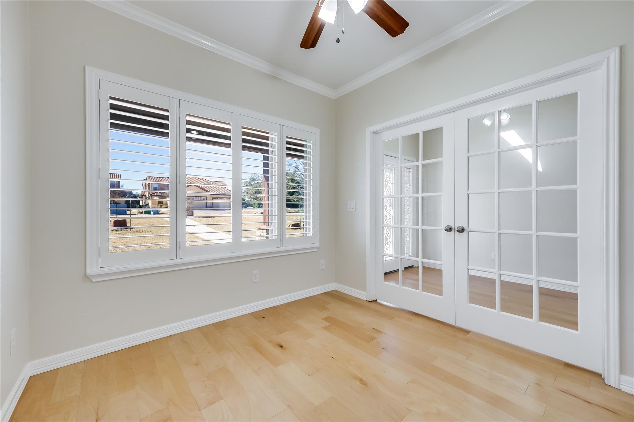 2009 American Dr, Lago Vista, TX 78645