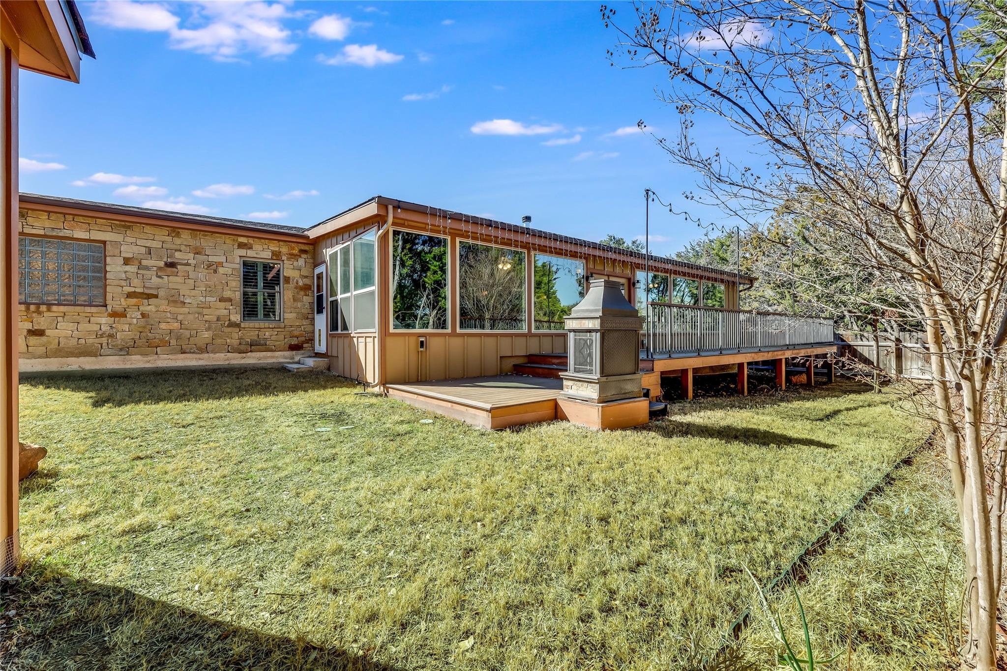 2009 American Dr, Lago Vista, TX 78645