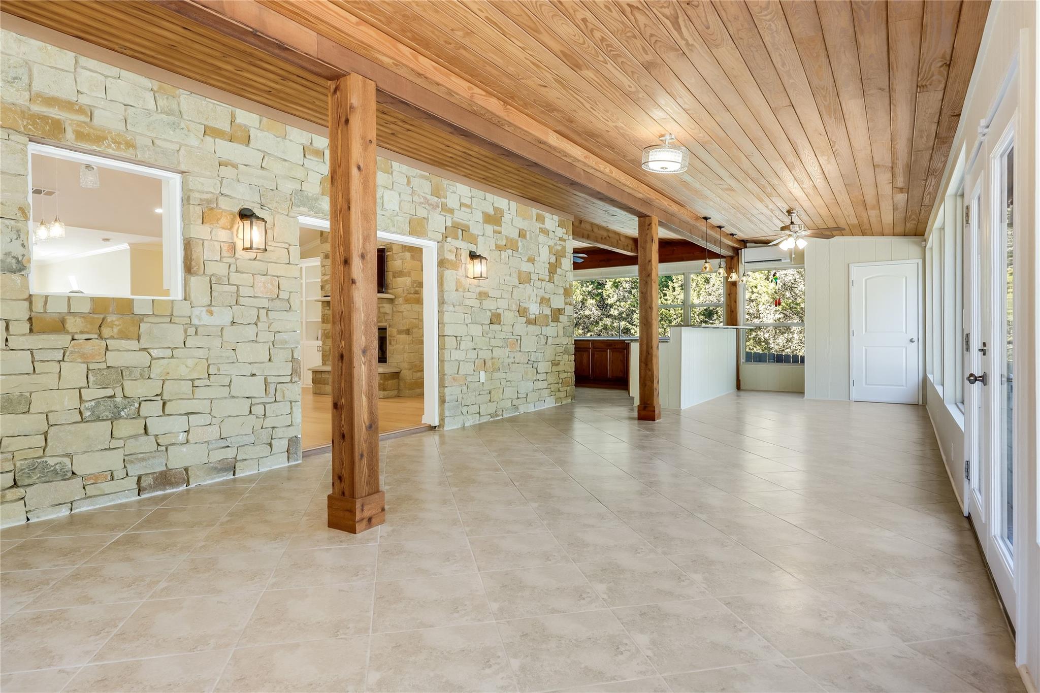 2009 American Dr, Lago Vista, TX 78645