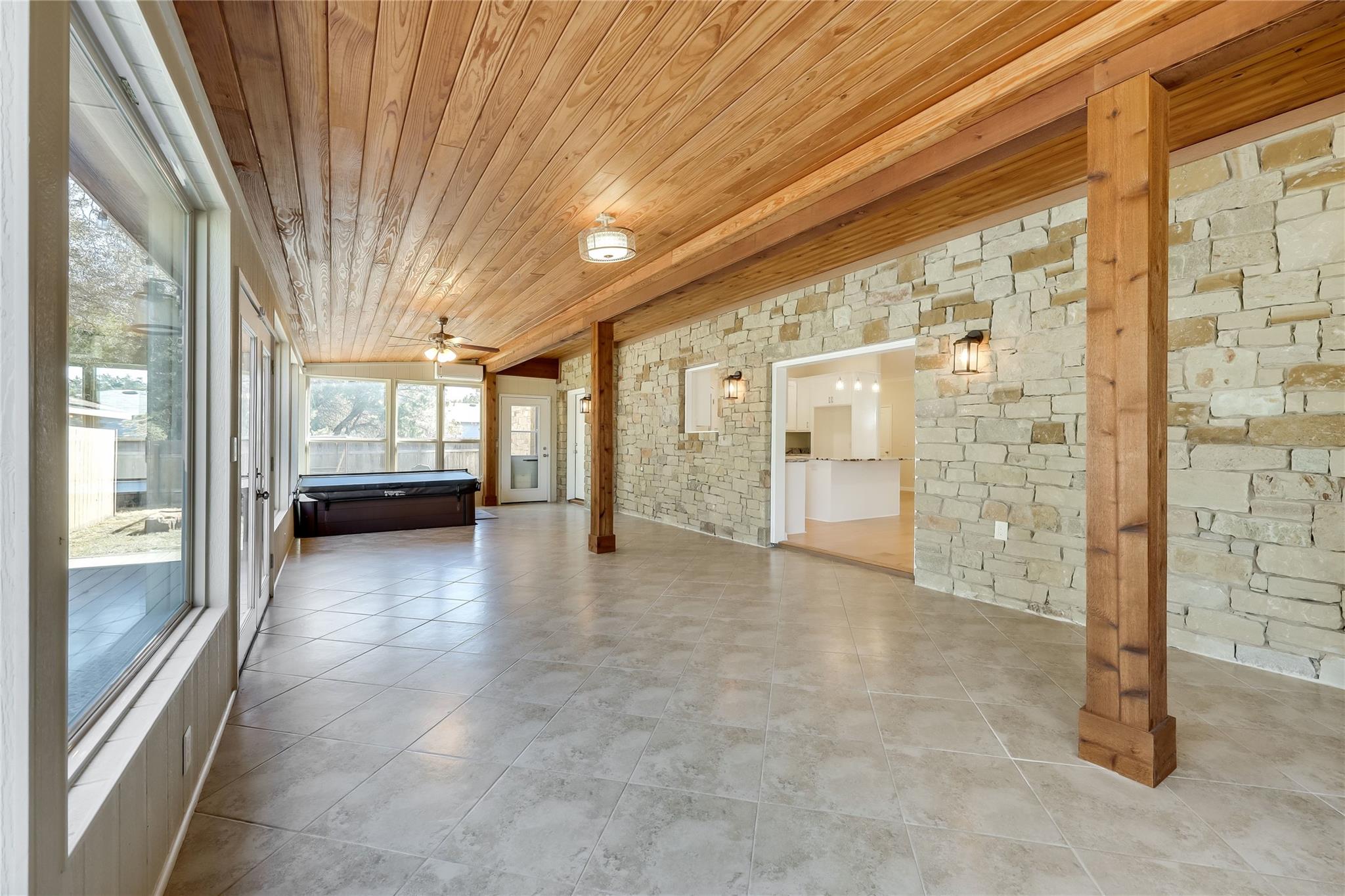 2009 American Dr, Lago Vista, TX 78645