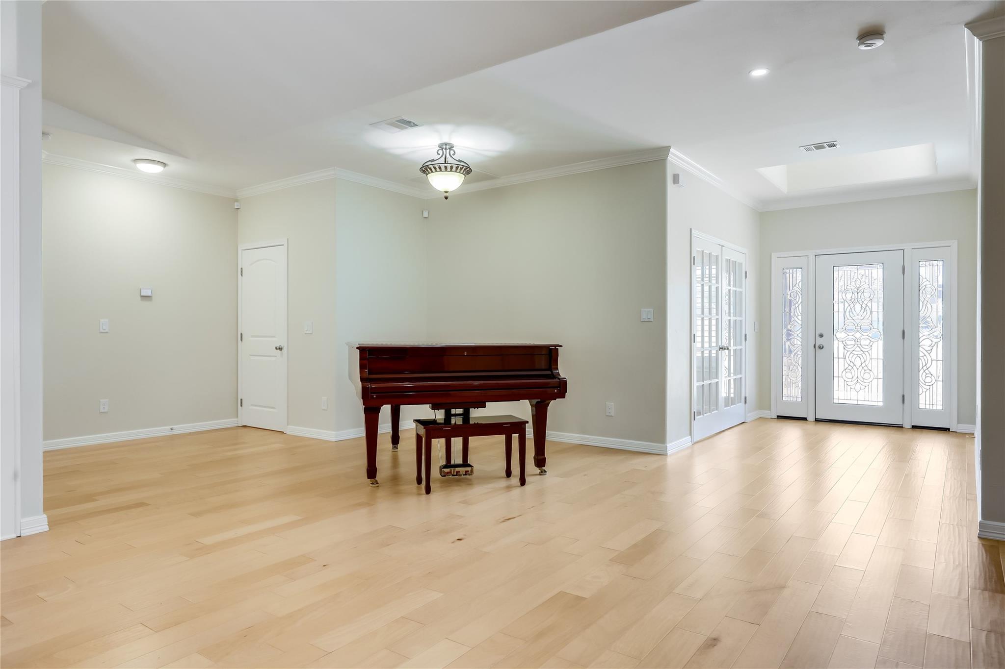 2009 American Dr, Lago Vista, TX 78645