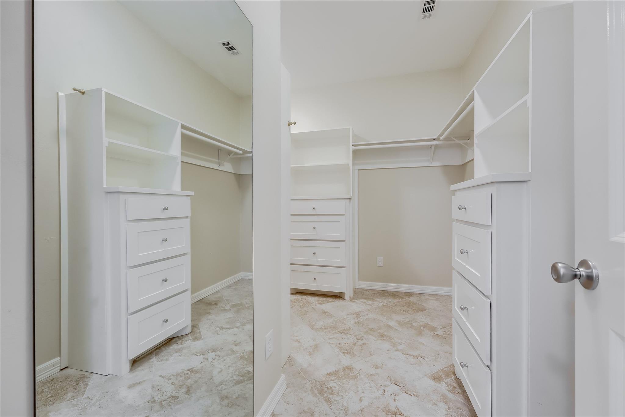 2009 American Dr, Lago Vista, TX 78645