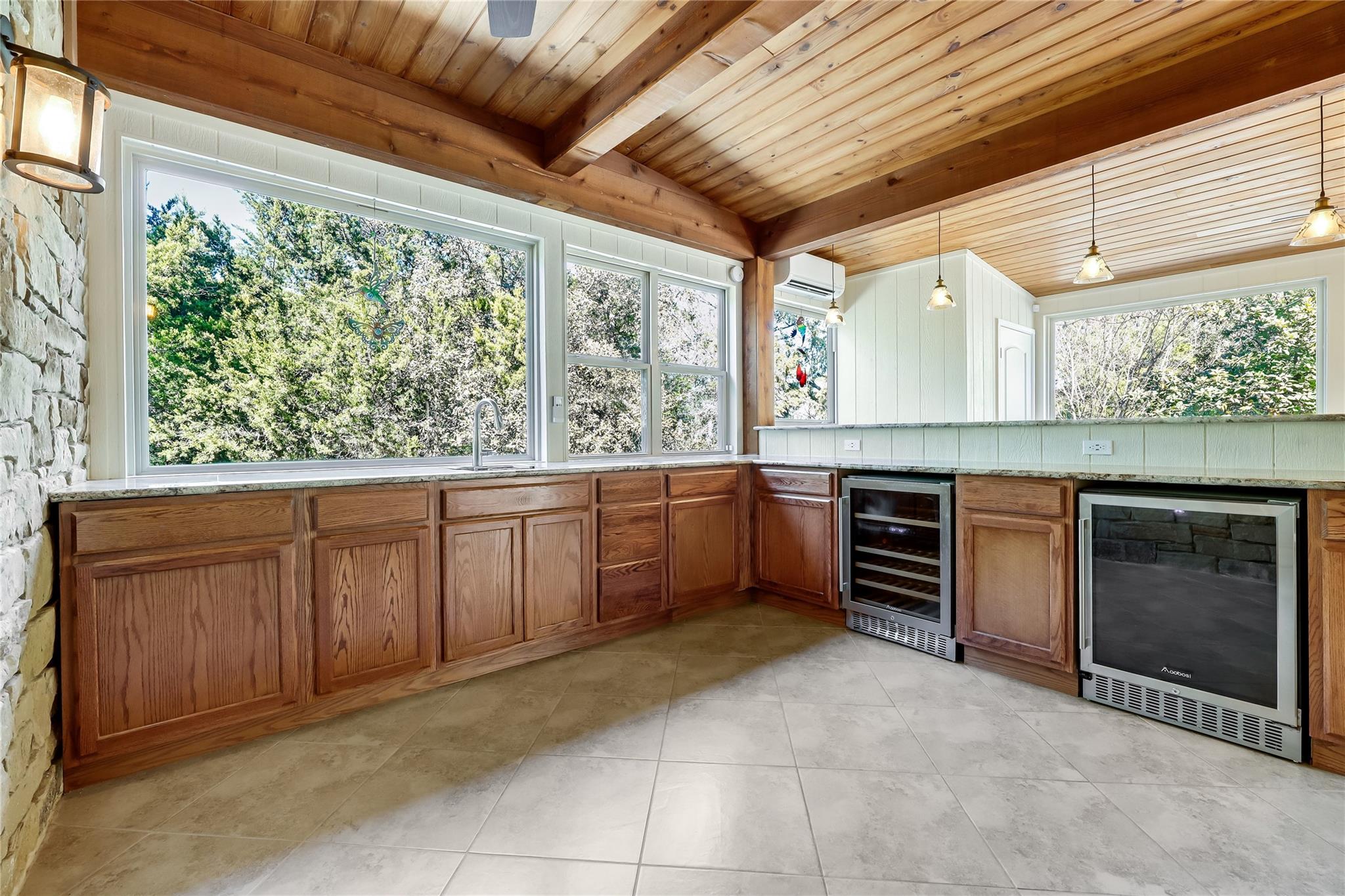 2009 American Dr, Lago Vista, TX 78645