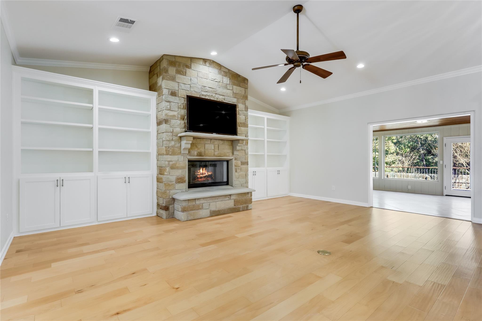 2009 American Dr, Lago Vista, TX 78645