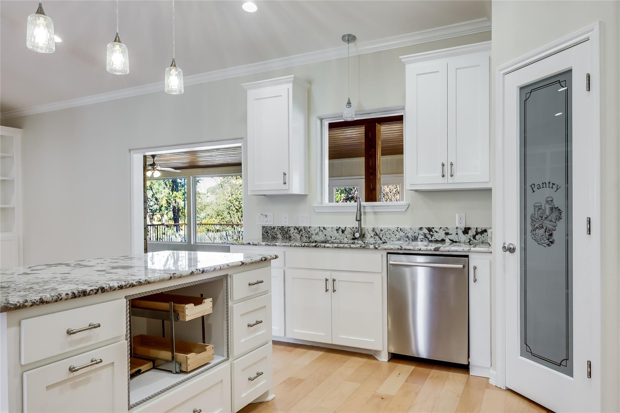 2009 American Dr, Lago Vista, TX 78645