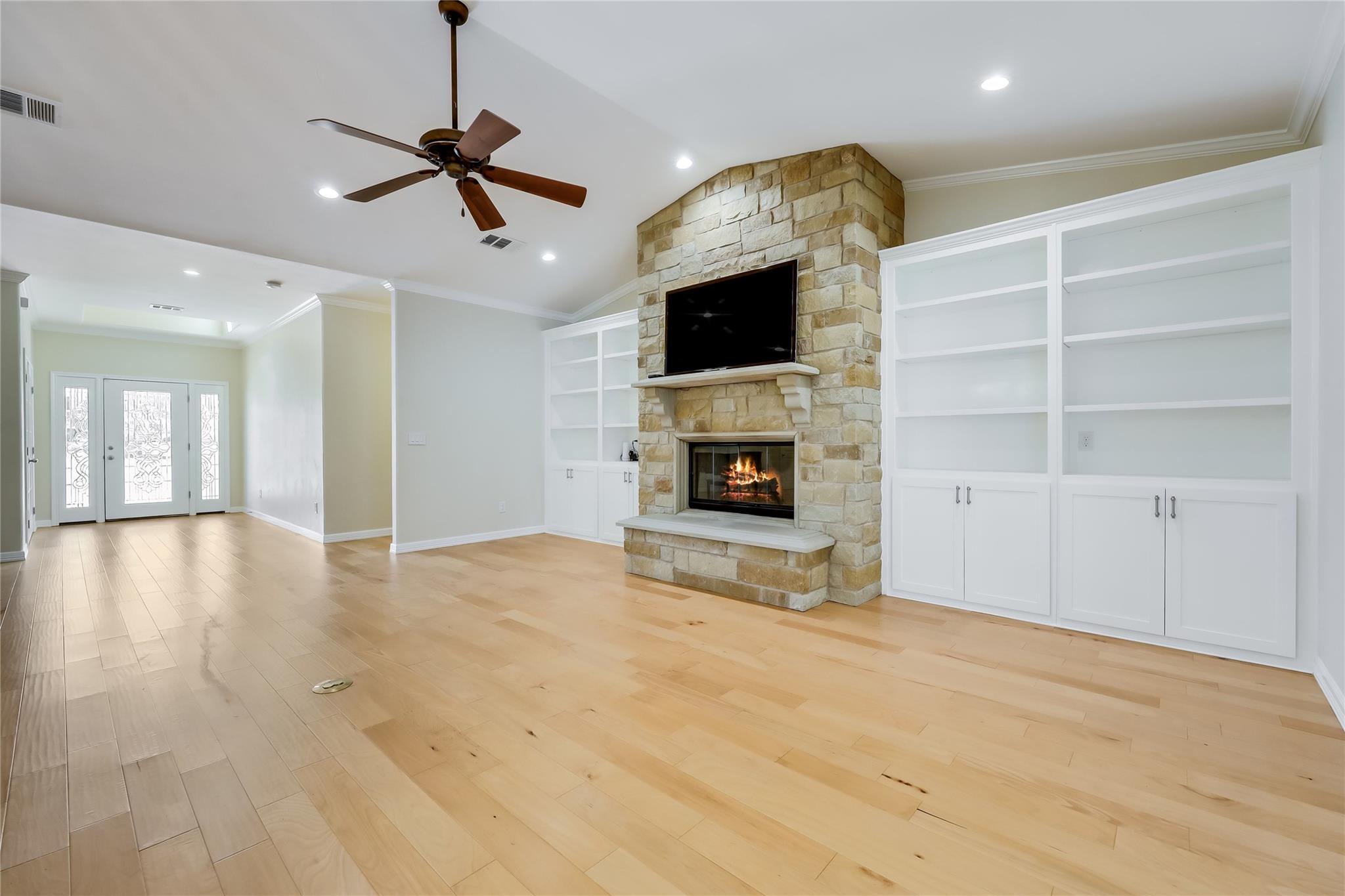 2009 American Dr, Lago Vista, TX 78645