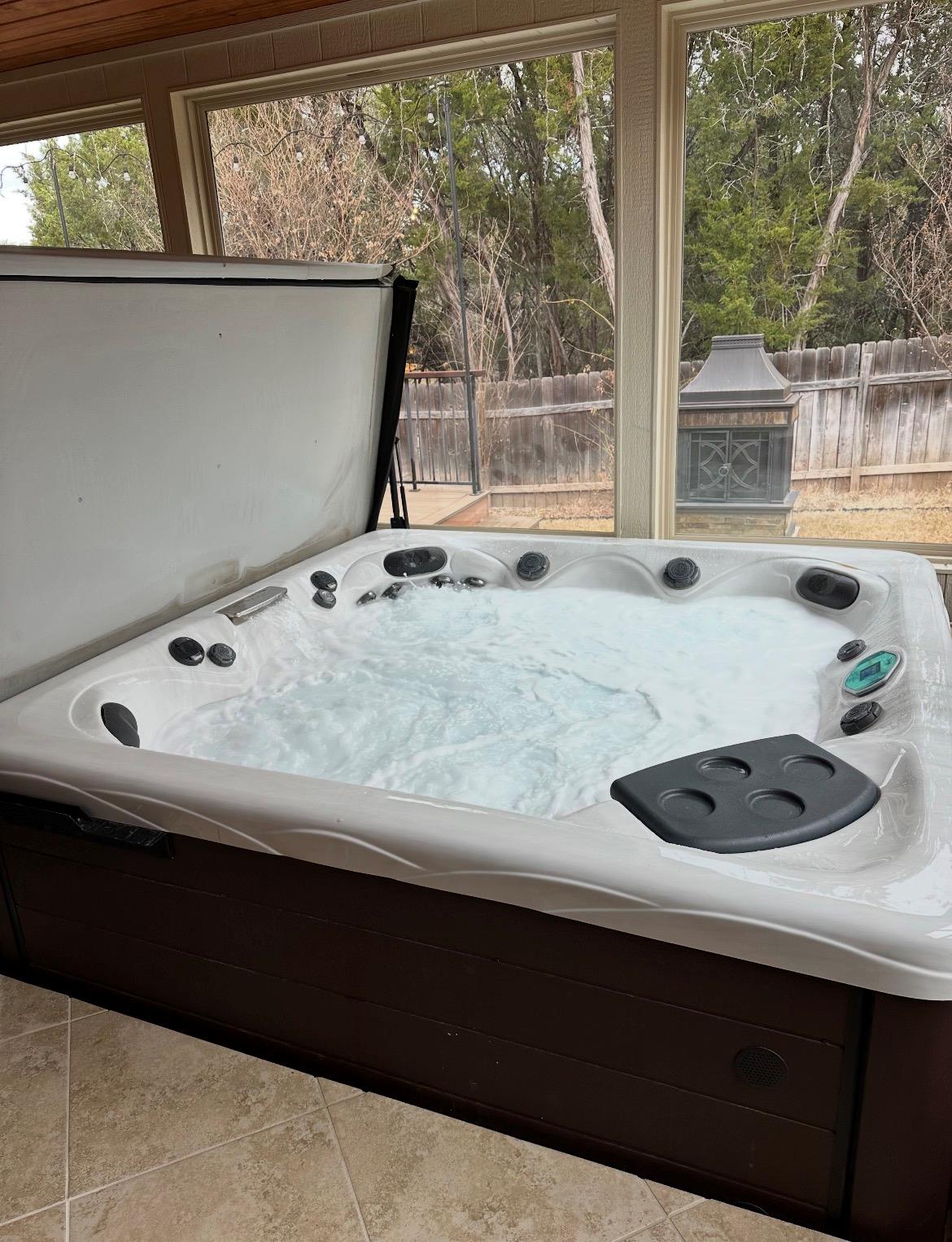 2009 American Dr, Lago Vista, TX 78645