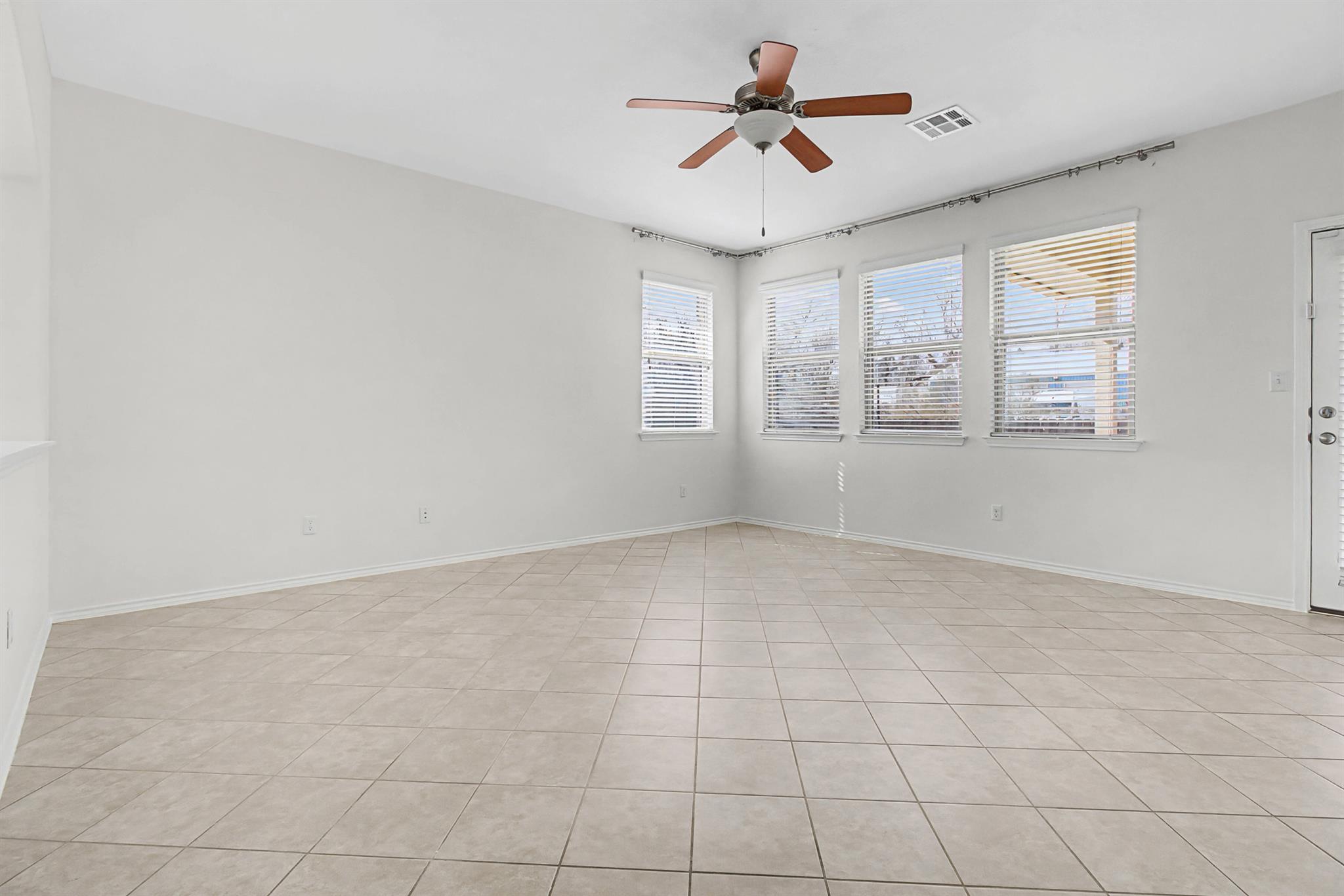 501 Silver Trl, Round Rock, TX 78664