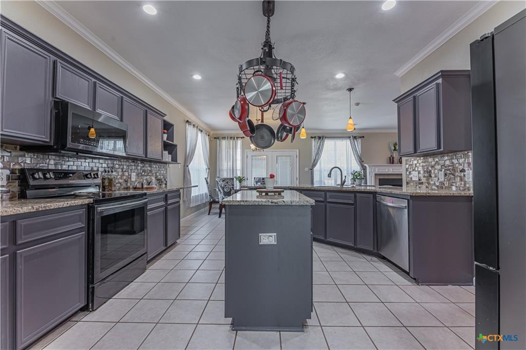 701 Bighorn Dr, Harker Heights, TX 76548