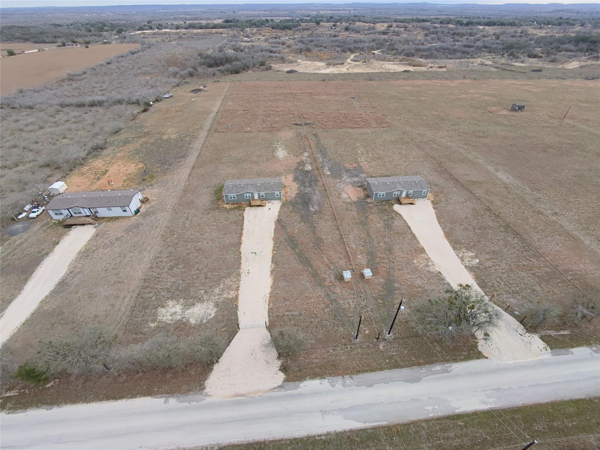 6945 Seawillow Rd, Lockhart, TX 78644
