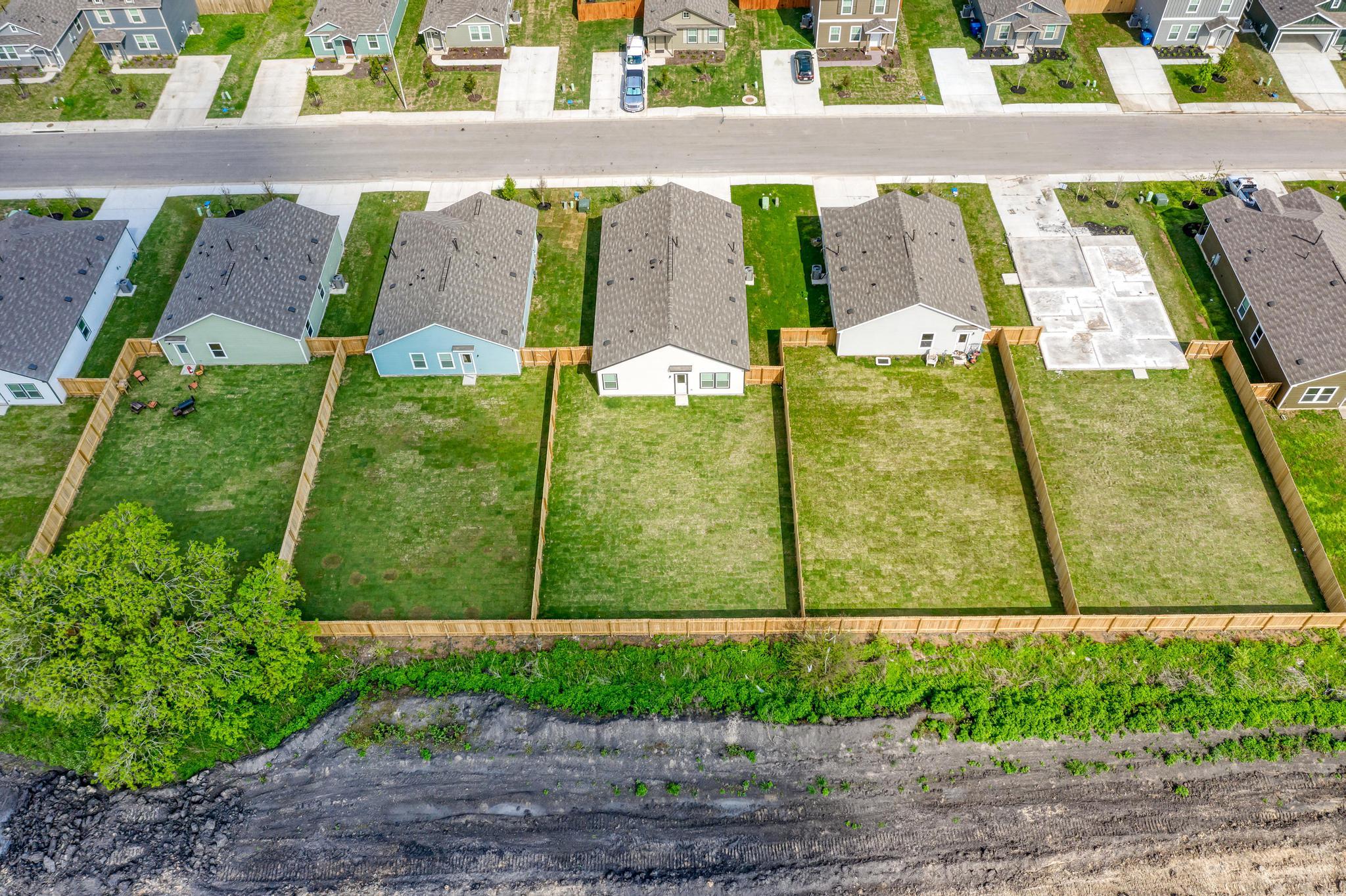 526 THUNDERSTORM Ave, Lockhart, TX 78644