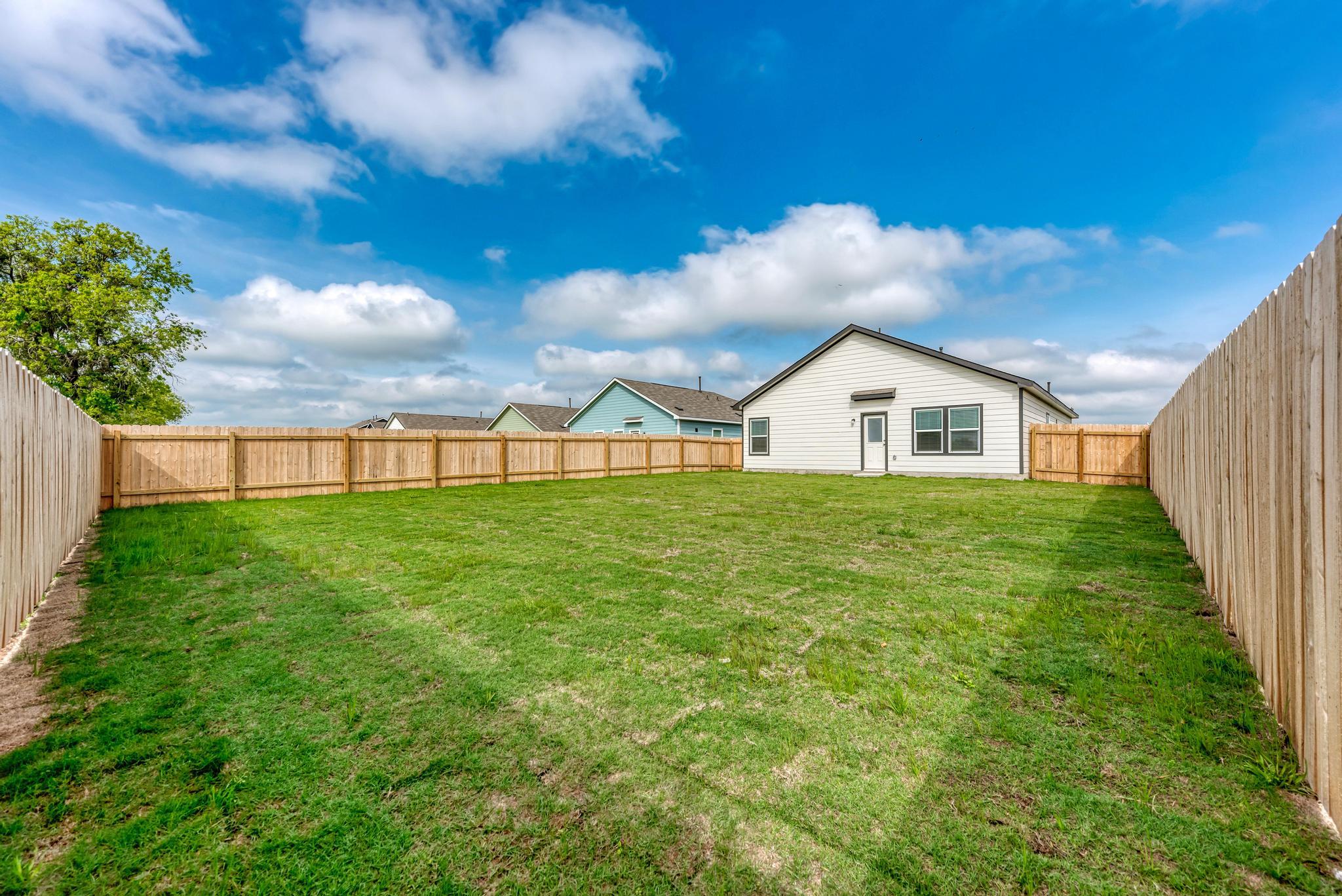 526 THUNDERSTORM Ave, Lockhart, TX 78644