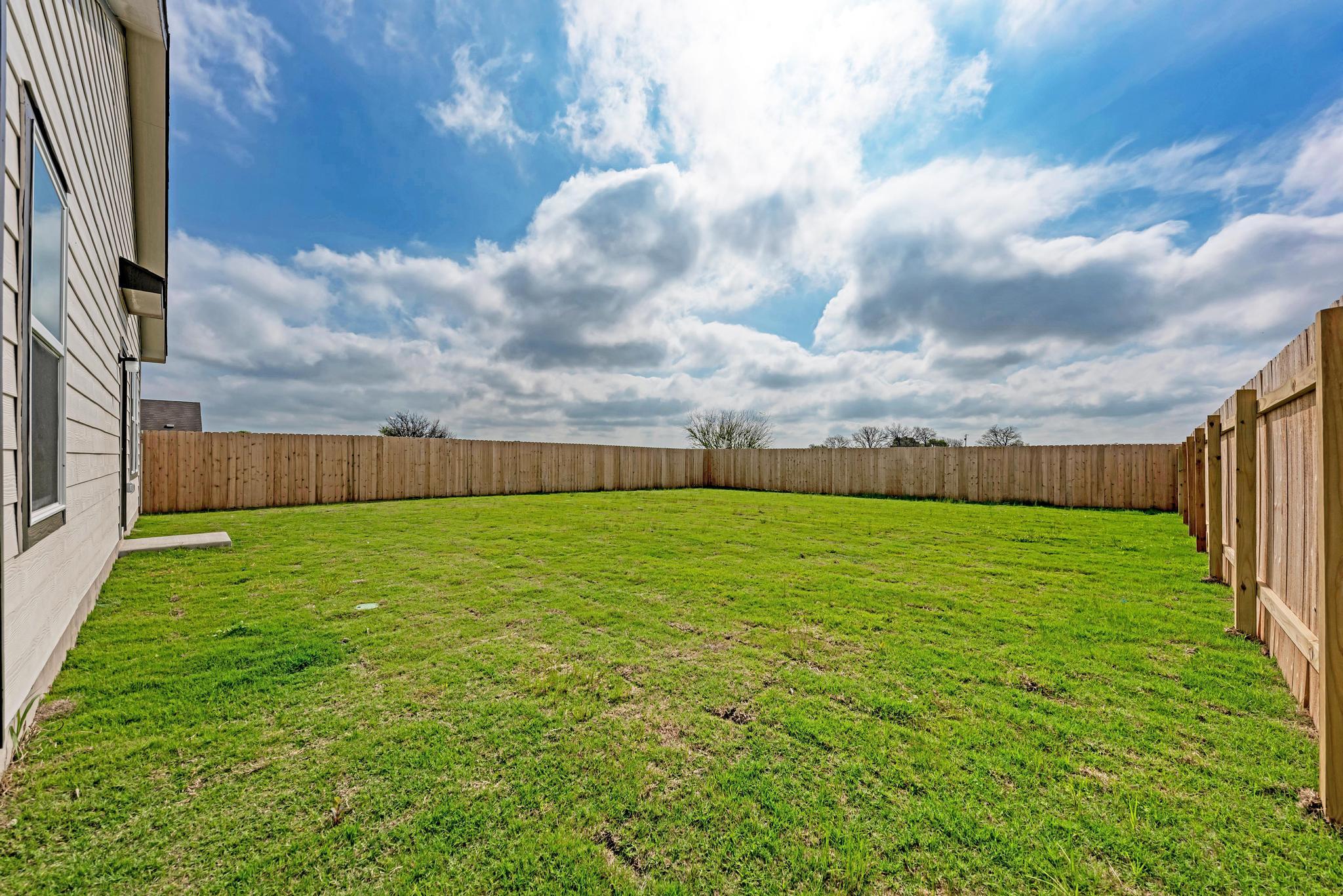 526 THUNDERSTORM Ave, Lockhart, TX 78644