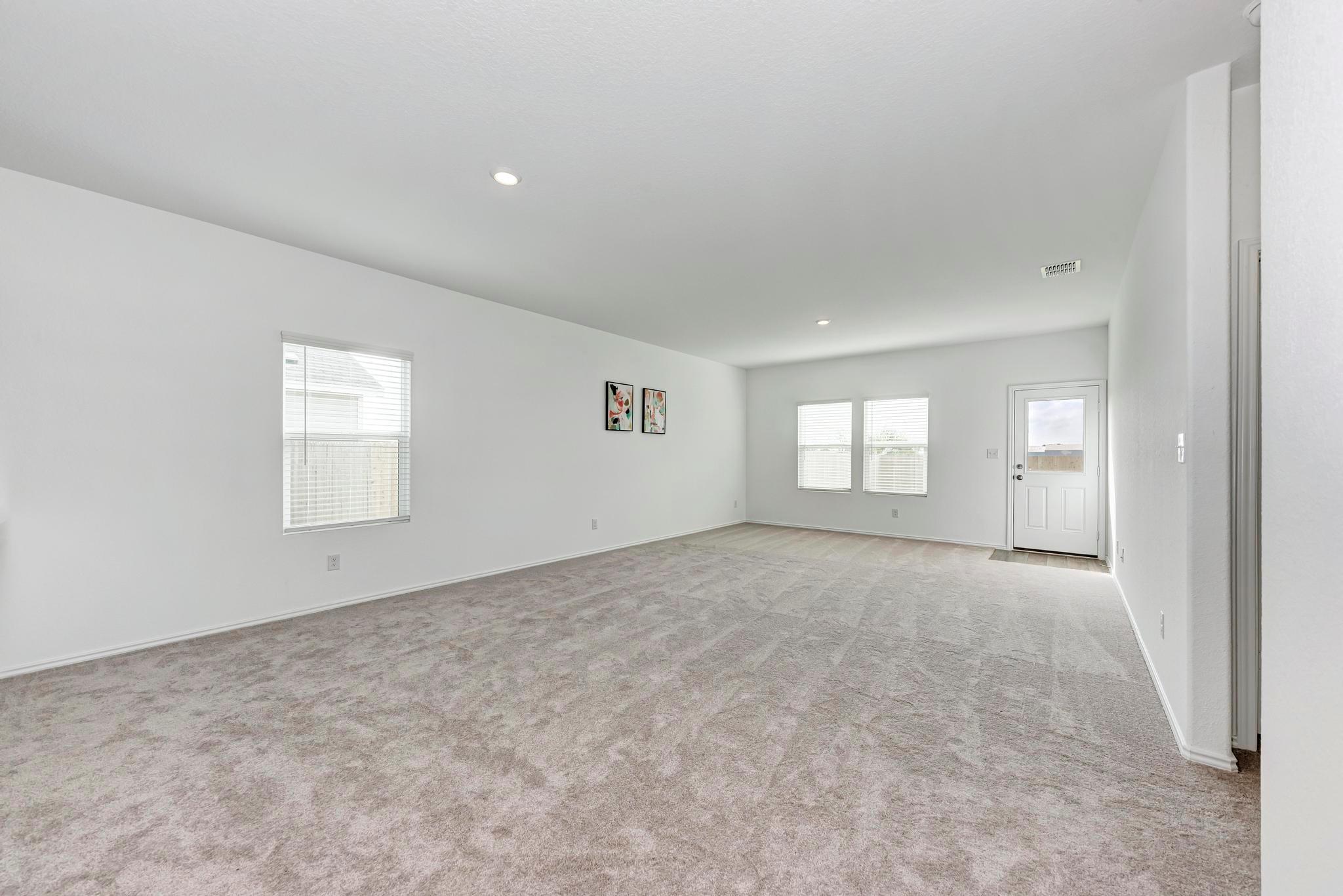 526 THUNDERSTORM Ave, Lockhart, TX 78644