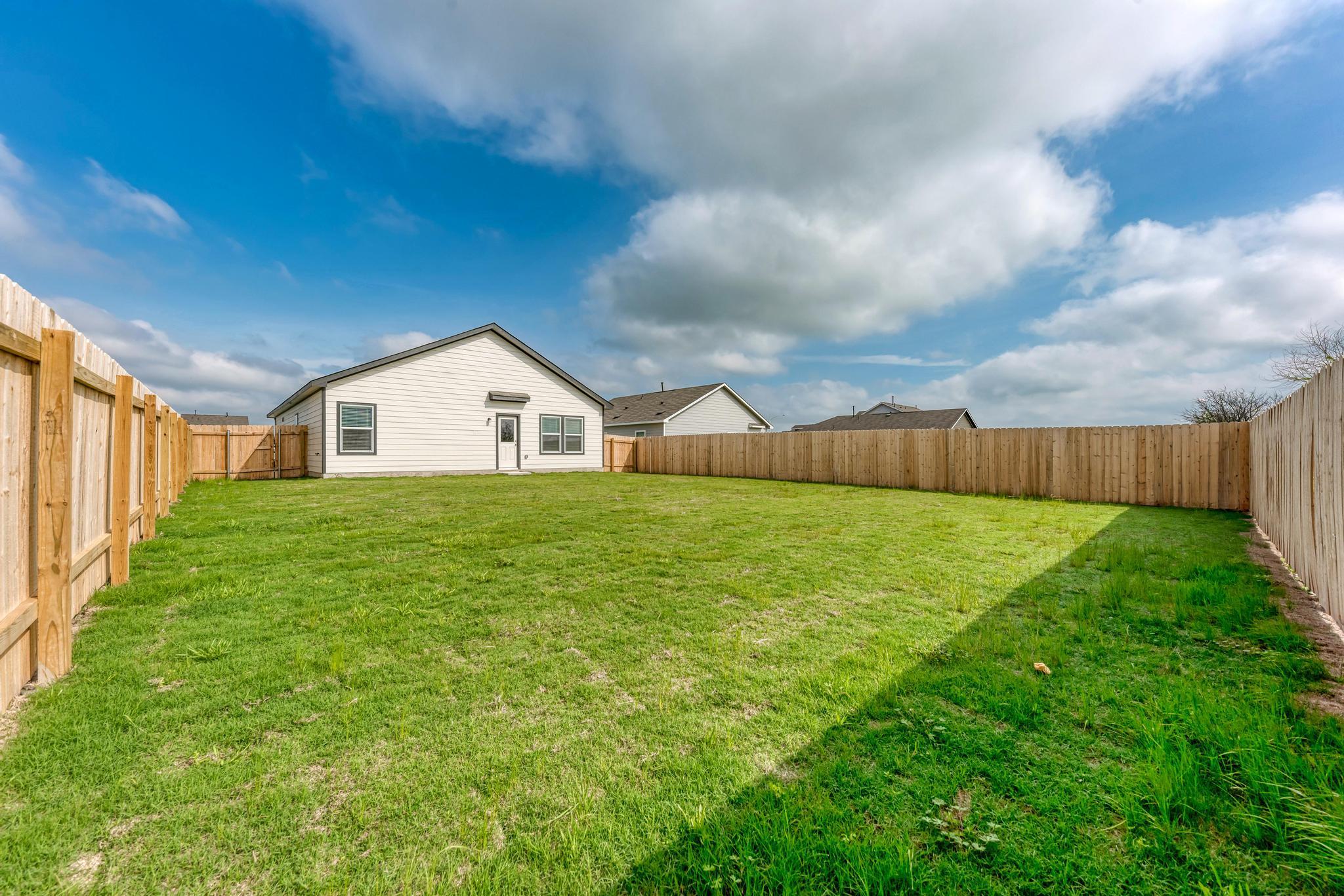 526 THUNDERSTORM Ave, Lockhart, TX 78644