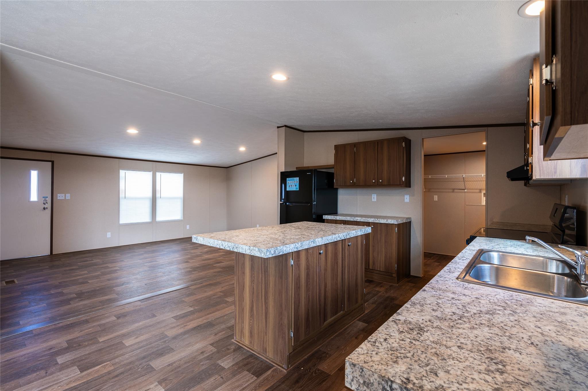 6965 Seawillow Rd, Lockhart, TX 78644