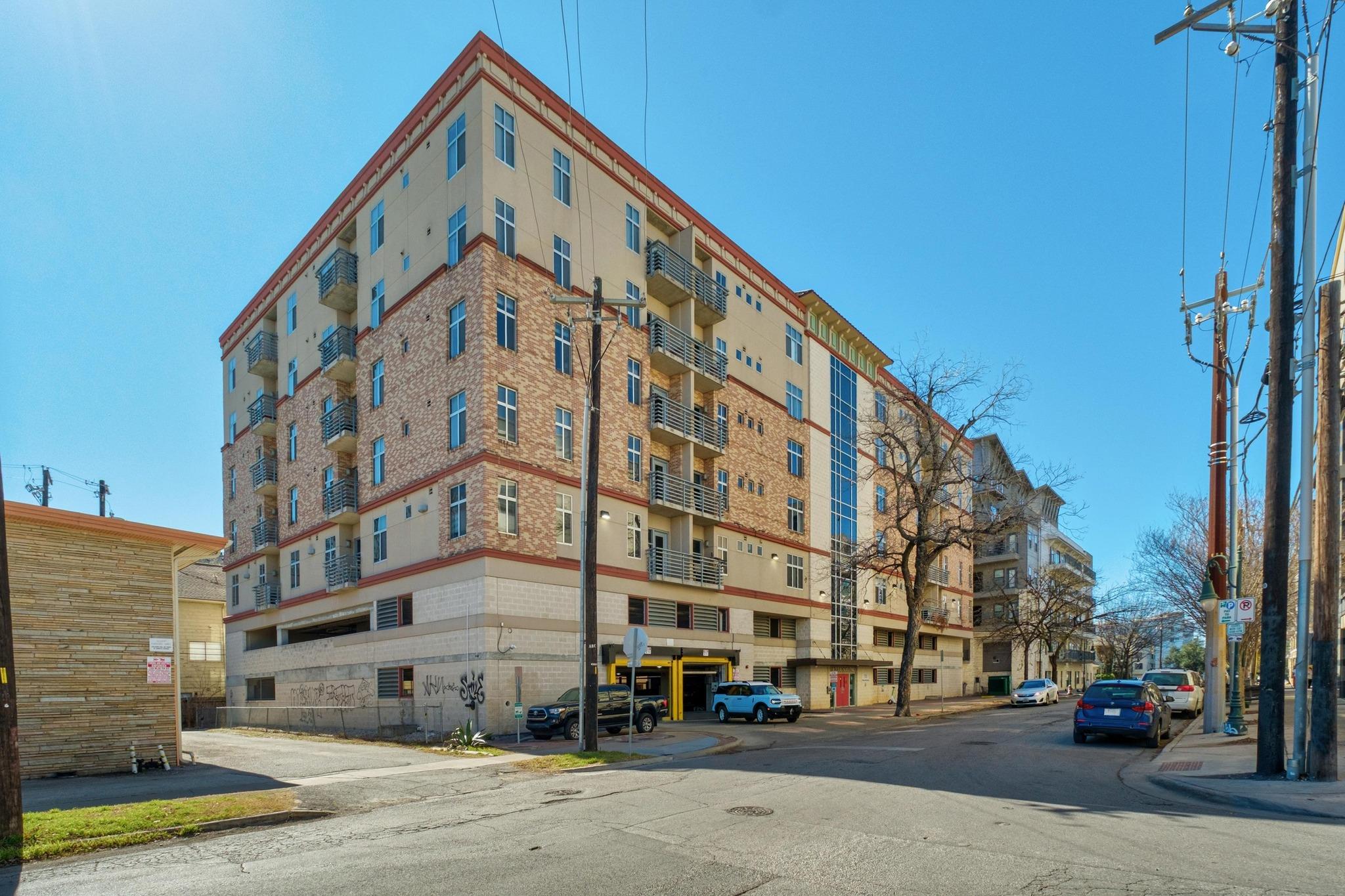 711 W 26th St # 508, Austin, TX 78705