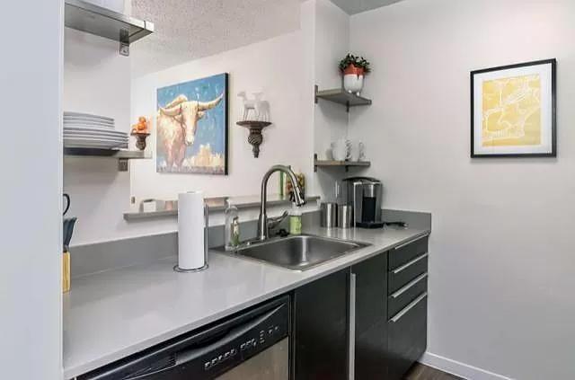 1915 Fairlawn Ln # 2, Austin, TX 78704