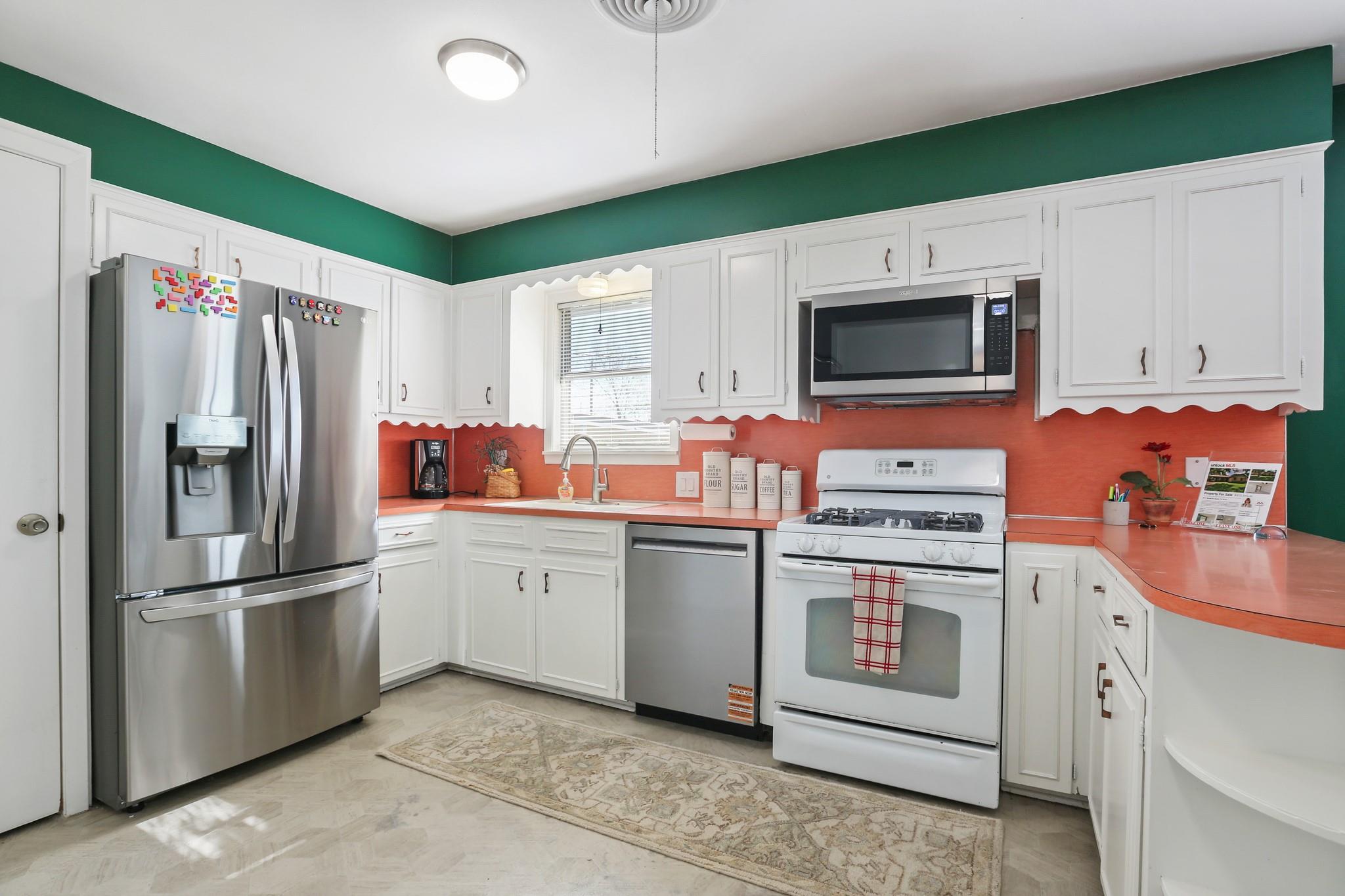 8511 Burrell Dr, Austin, TX 78757