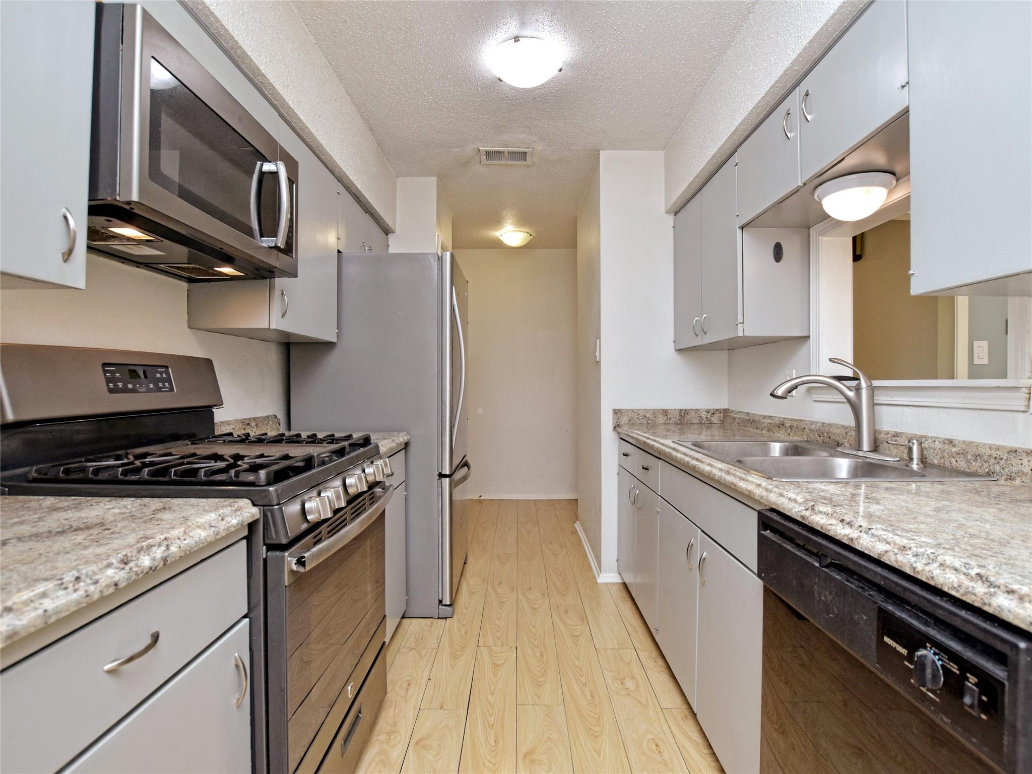 2103 Falcon Hill Dr, Austin, TX 78745