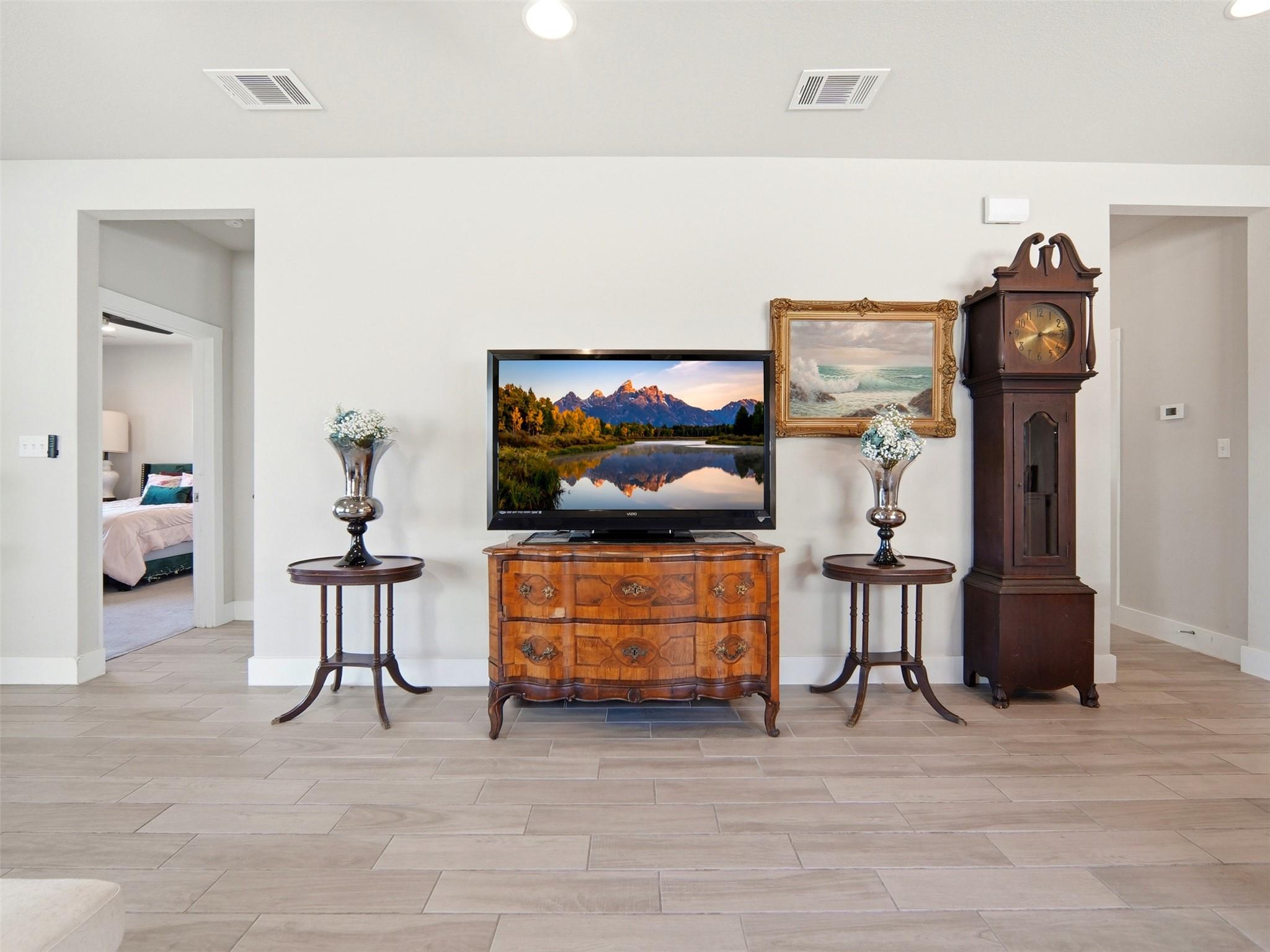 208 Winding Hollow Ln, Georgetown, TX 78628