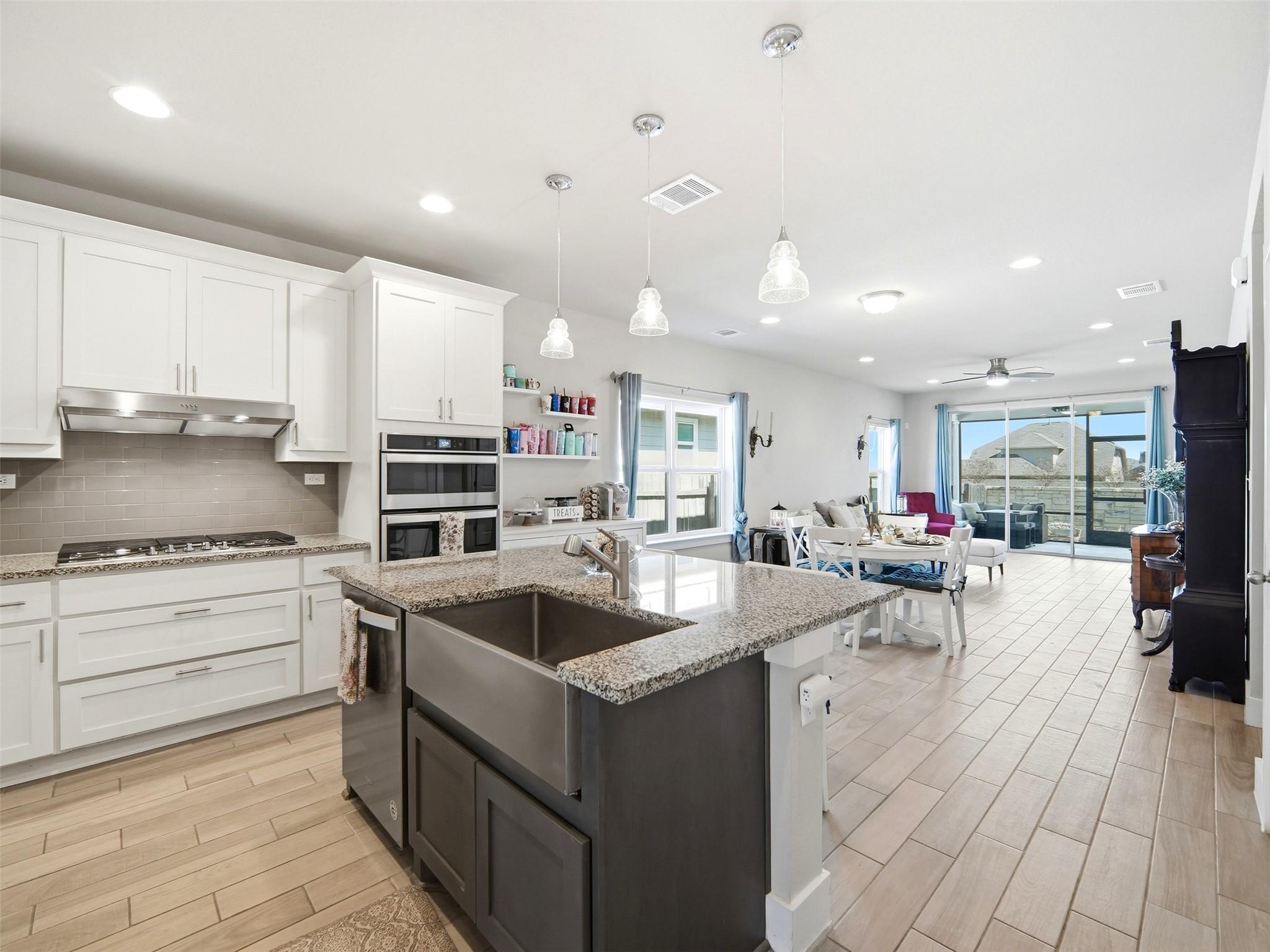 208 Winding Hollow Ln, Georgetown, TX 78628