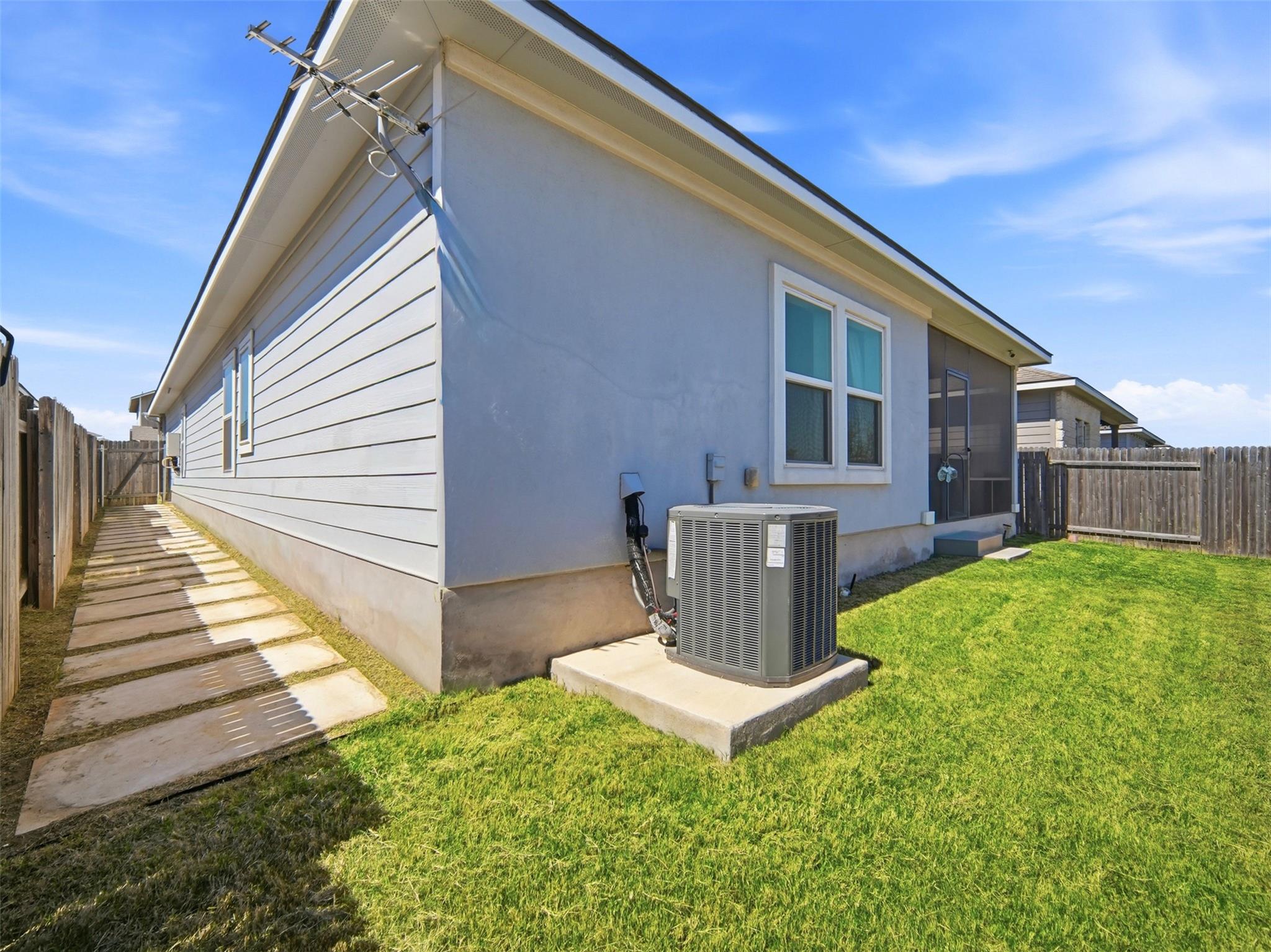 208 Winding Hollow Ln, Georgetown, TX 78628