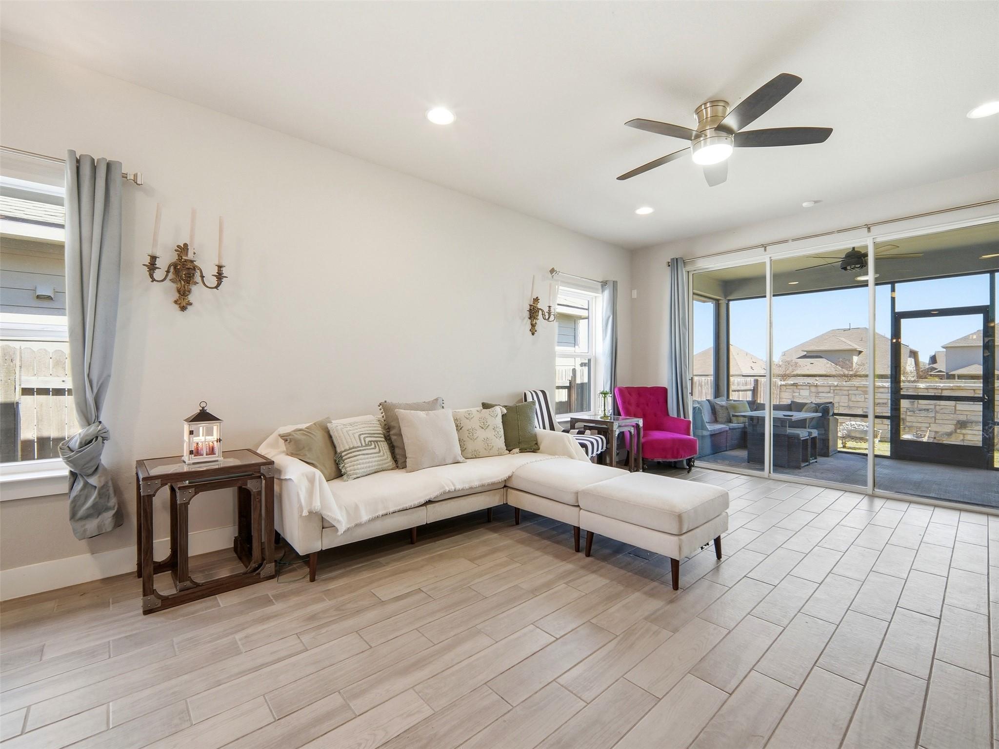 208 Winding Hollow Ln, Georgetown, TX 78628