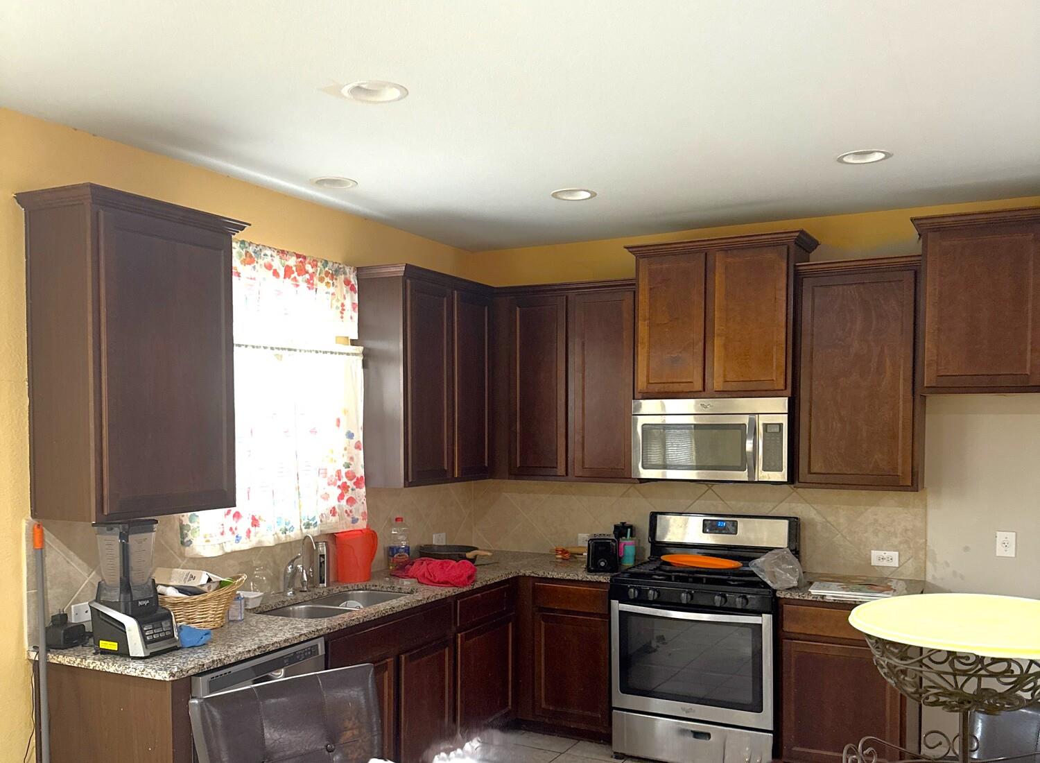 587 Twisted Oaks Ln, Buda, TX 78610