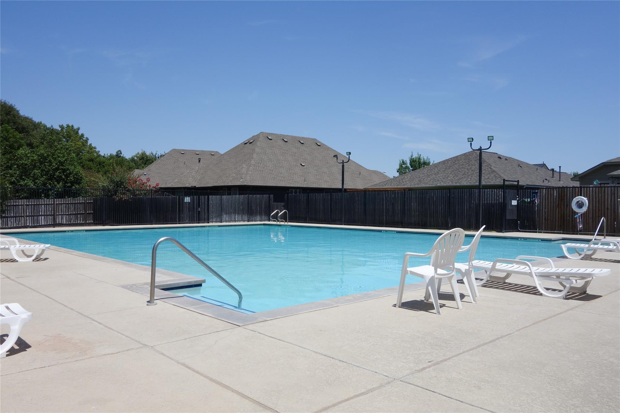 108 Lavaca Loop, Hutto, TX 78634