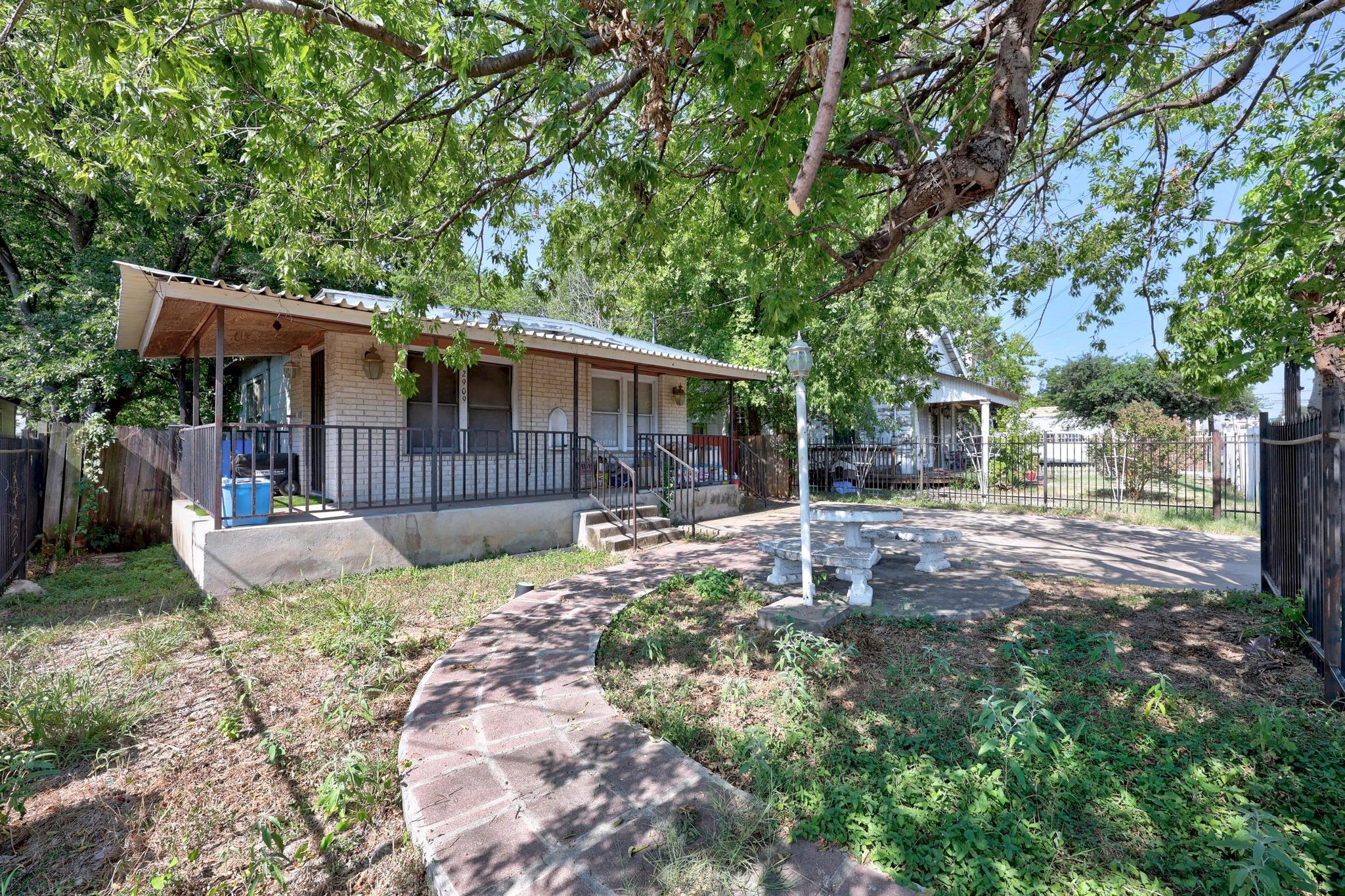 2909 E 5th St, Austin, TX 78702