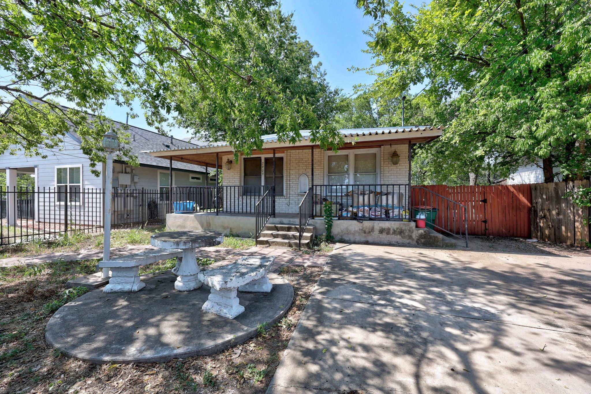 2909 E 5th St, Austin, TX 78702