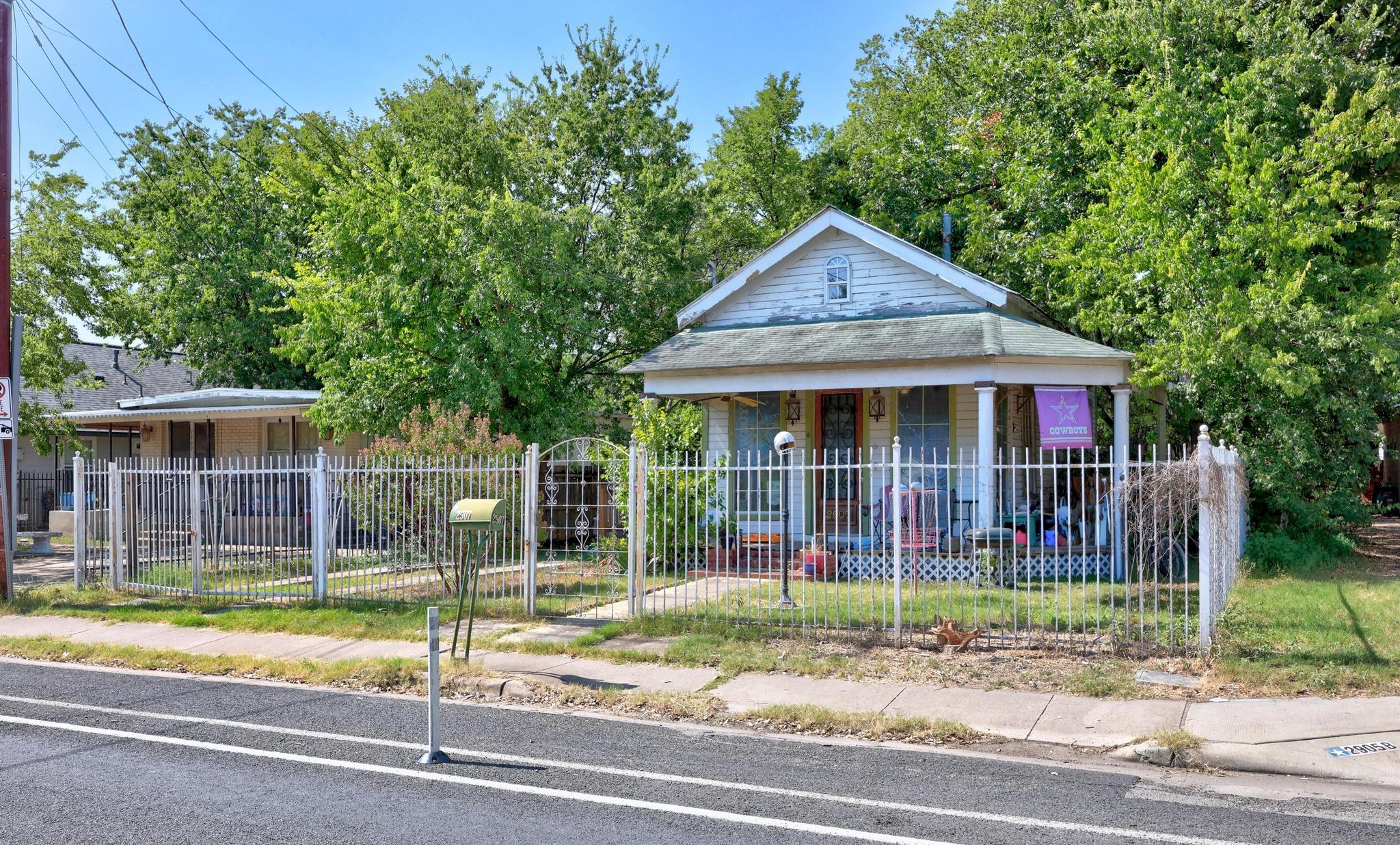 2907 E 5th St, Austin, TX 78702