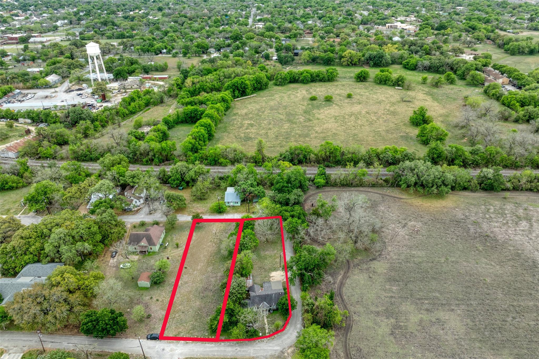 1006 Proctor St, Lockhart, TX 78644