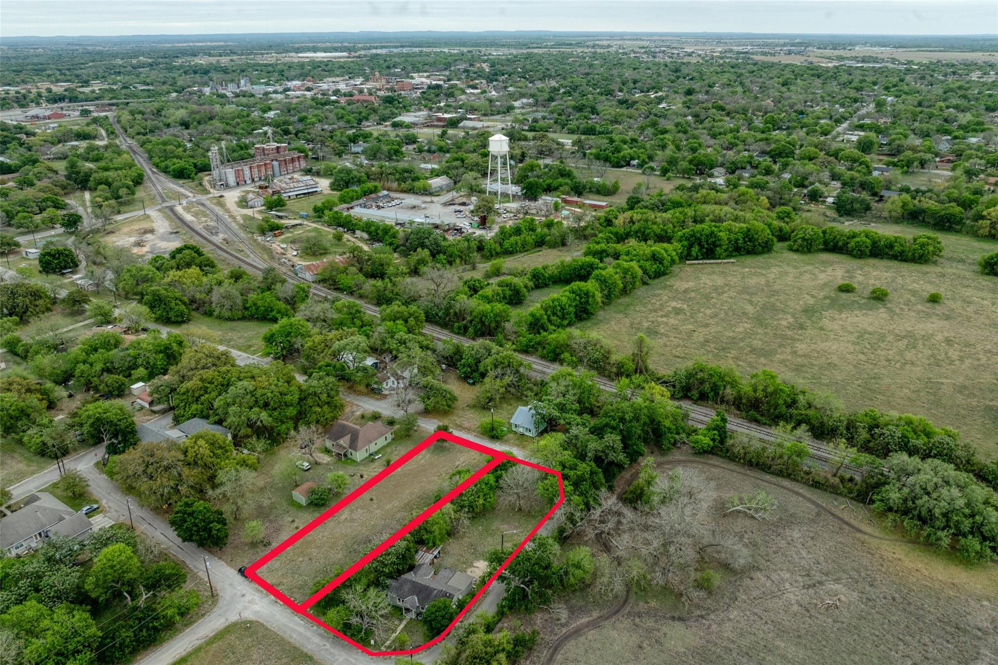 1006 Proctor St, Lockhart, TX 78644