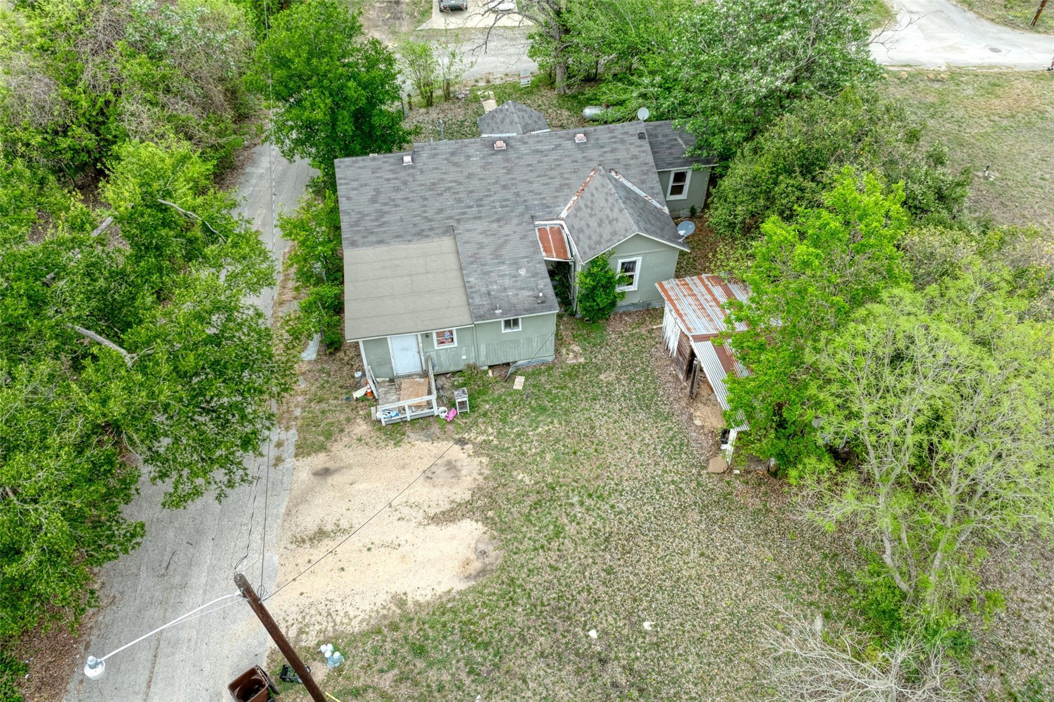 1006 Proctor St, Lockhart, TX 78644