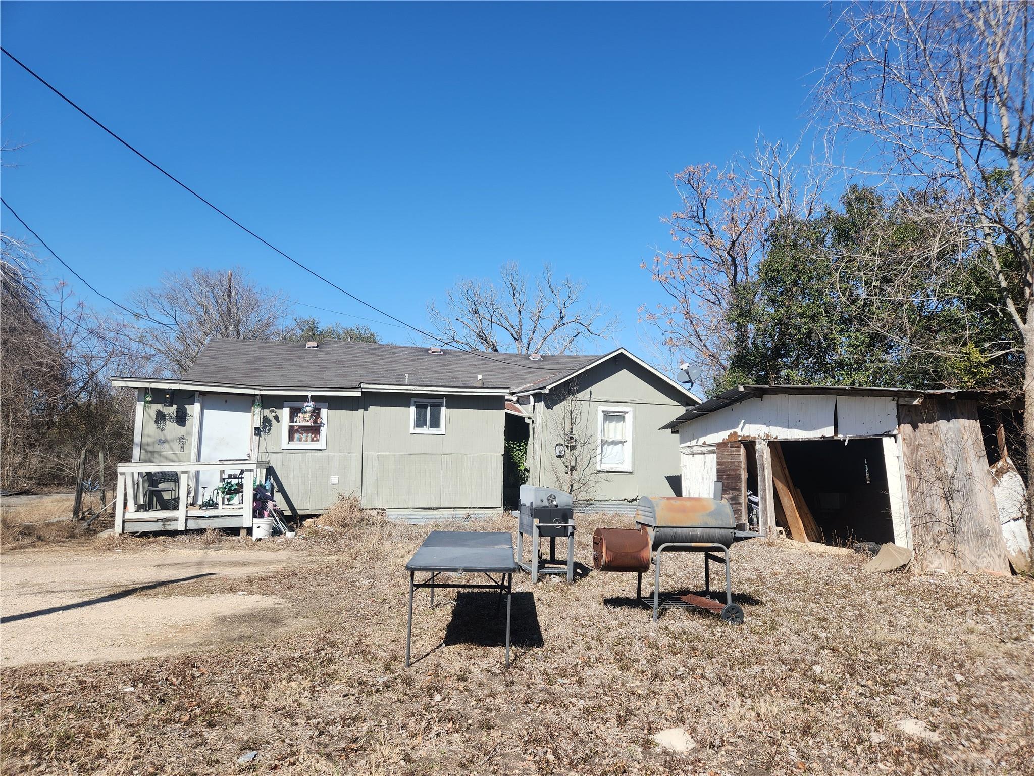 1006 Proctor St, Lockhart, TX 78644