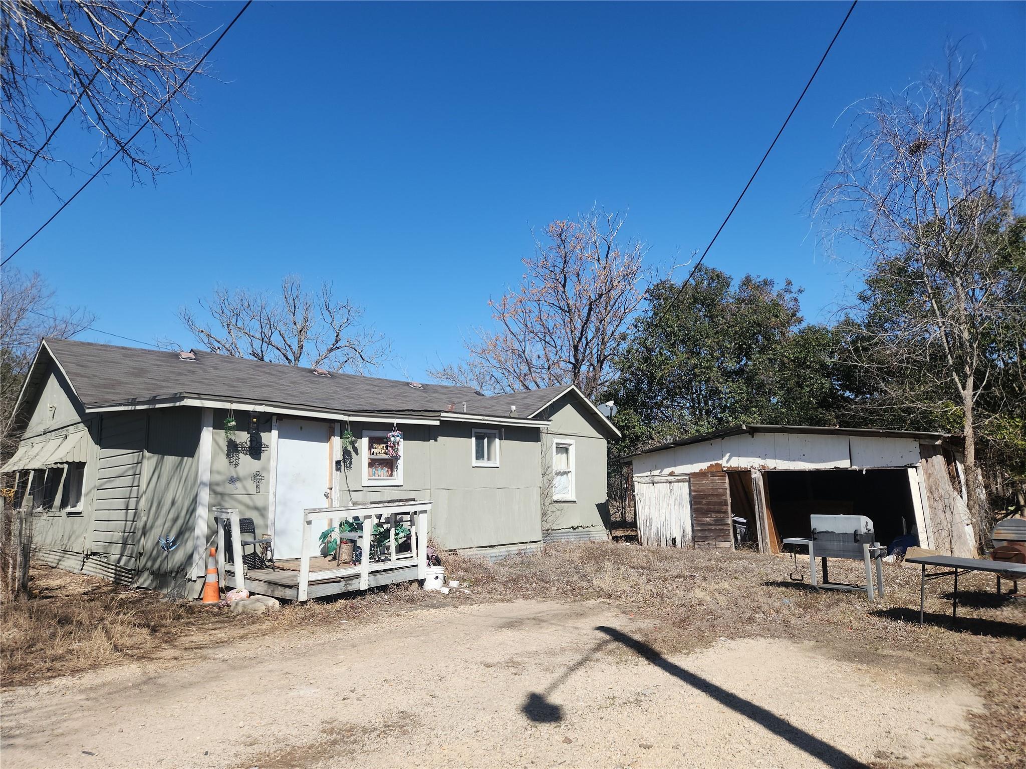 1006 Proctor St, Lockhart, TX 78644