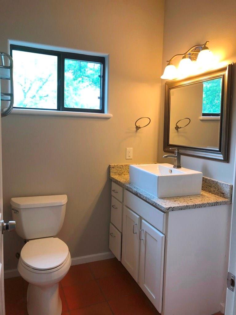 2202 East Side Dr, Austin, TX 78704