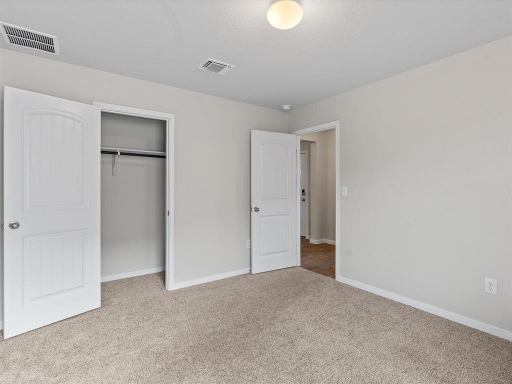 117 Stellamar Dr, Hutto, TX 78634