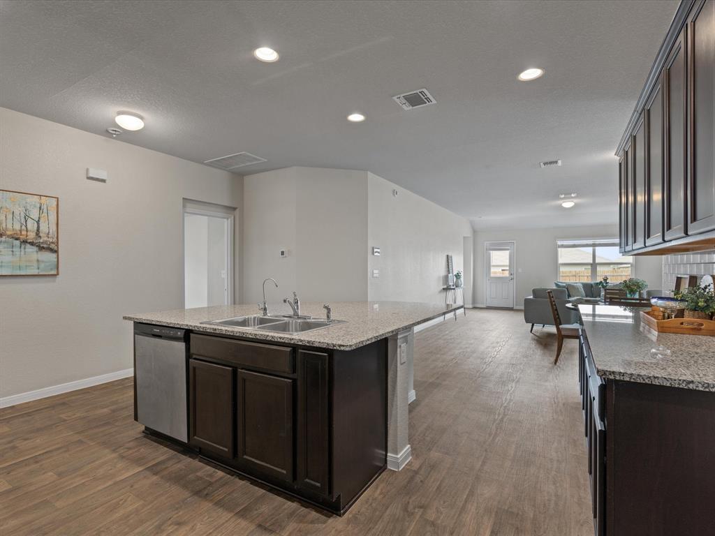 117 Stellamar Dr, Hutto, TX 78634