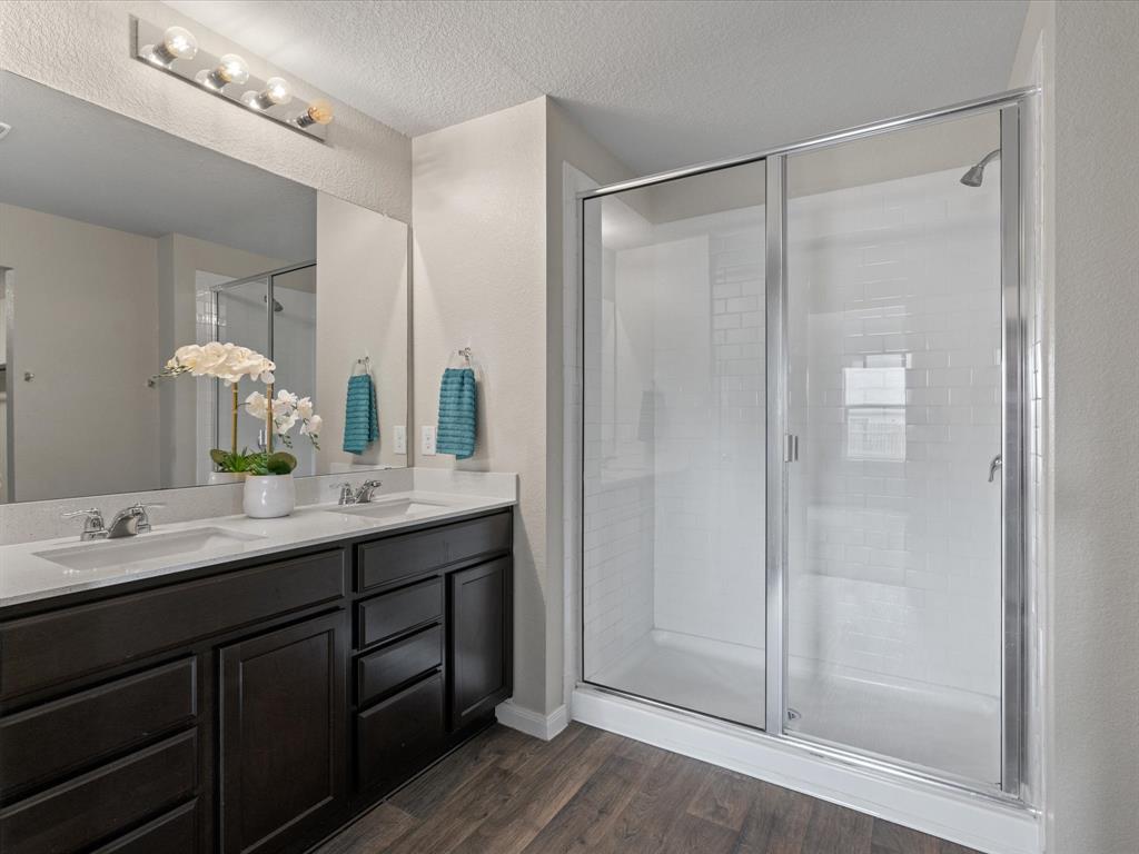 117 Stellamar Dr, Hutto, TX 78634