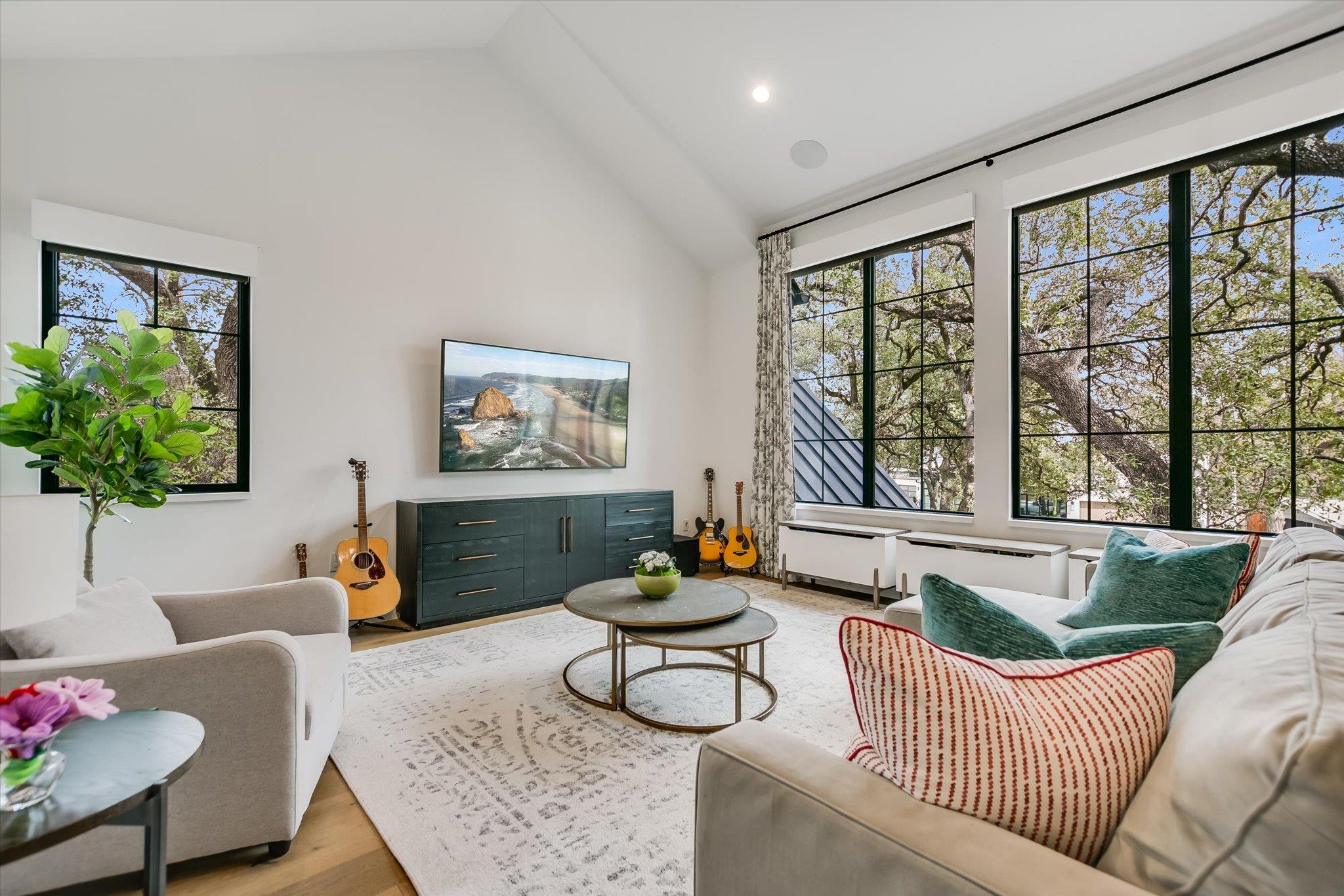 2311 Westoak Dr, Austin, TX 78704