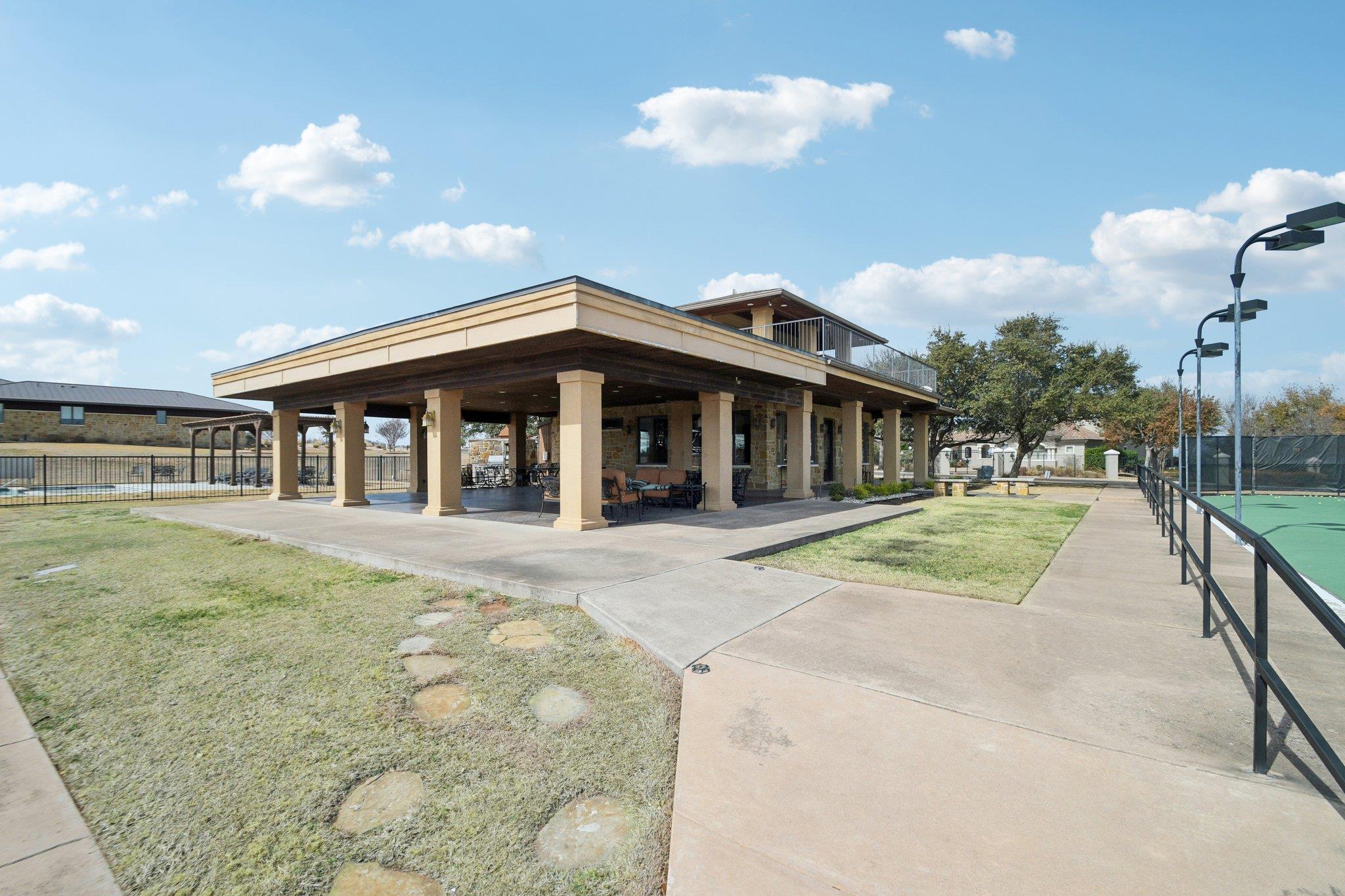 3100 Kahala Sunset Dr, Spicewood, TX 78669