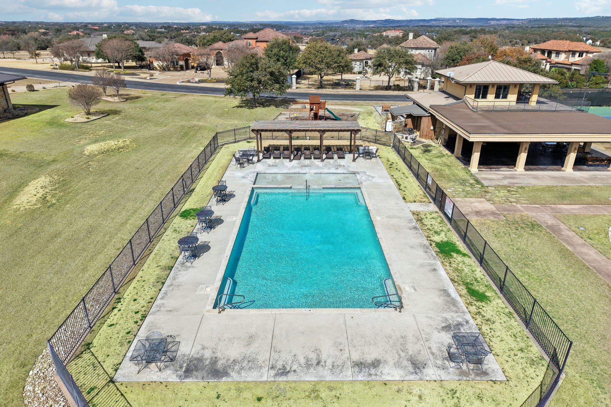 3100 Kahala Sunset Dr, Spicewood, TX 78669