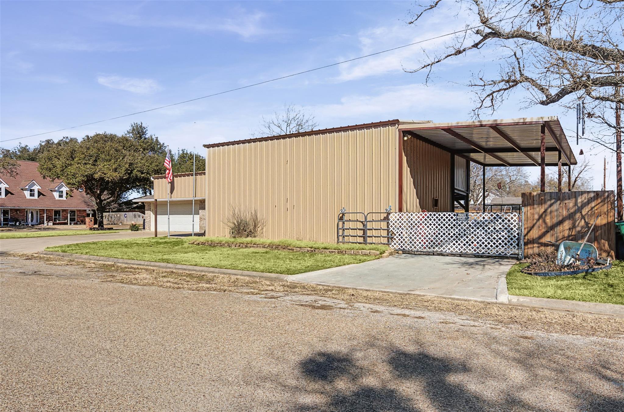 1601 Sunset Cir, Cameron, TX 76520